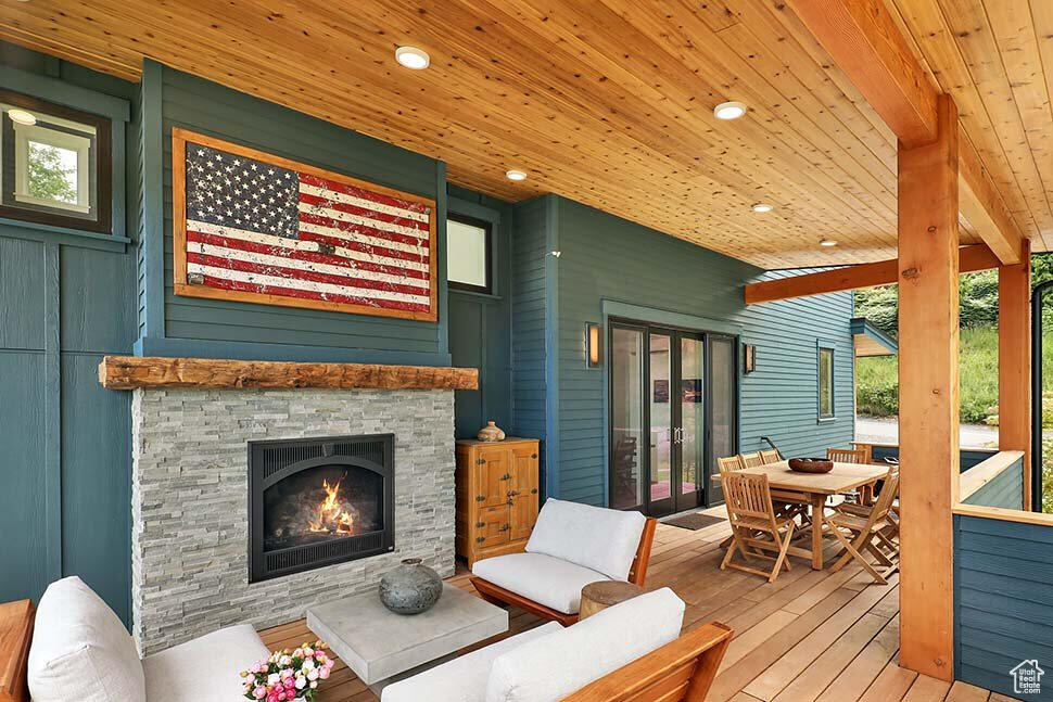 BLOOMINGTON HILLS - Land