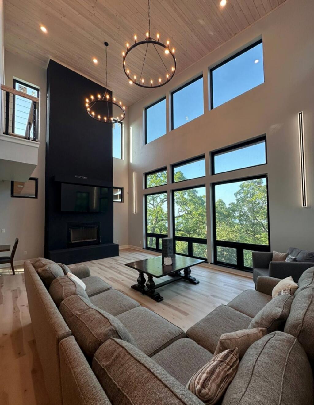 BLOOMINGTON HILLS - Land