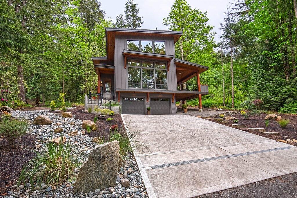 BLOOMINGTON HILLS - Land