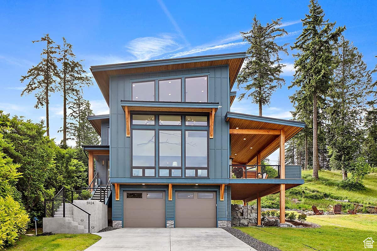 BLOOMINGTON HILLS - Land