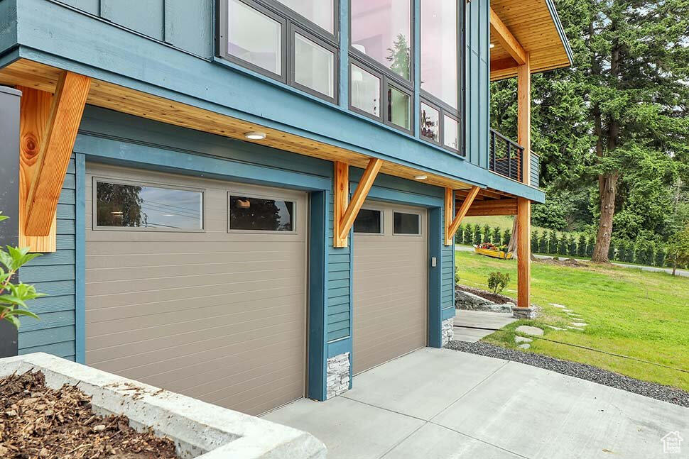 BLOOMINGTON HILLS - Land