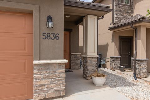 Tiny photo for 5836 S Challenger Way, Saint George, UT 84790 (MLS # 26-271406)