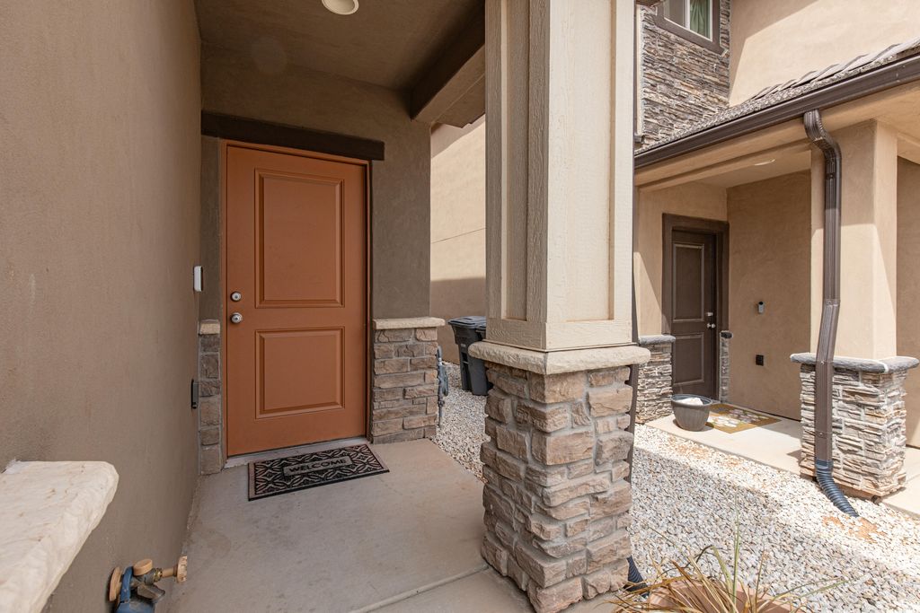 Photo of 5836 S Challenger Way, Saint George, UT 84790 (MLS # 26-271406)