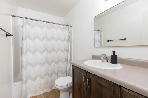 Tiny photo for 5836 S Challenger Way, Saint George, UT 84790 (MLS # 26-271406)