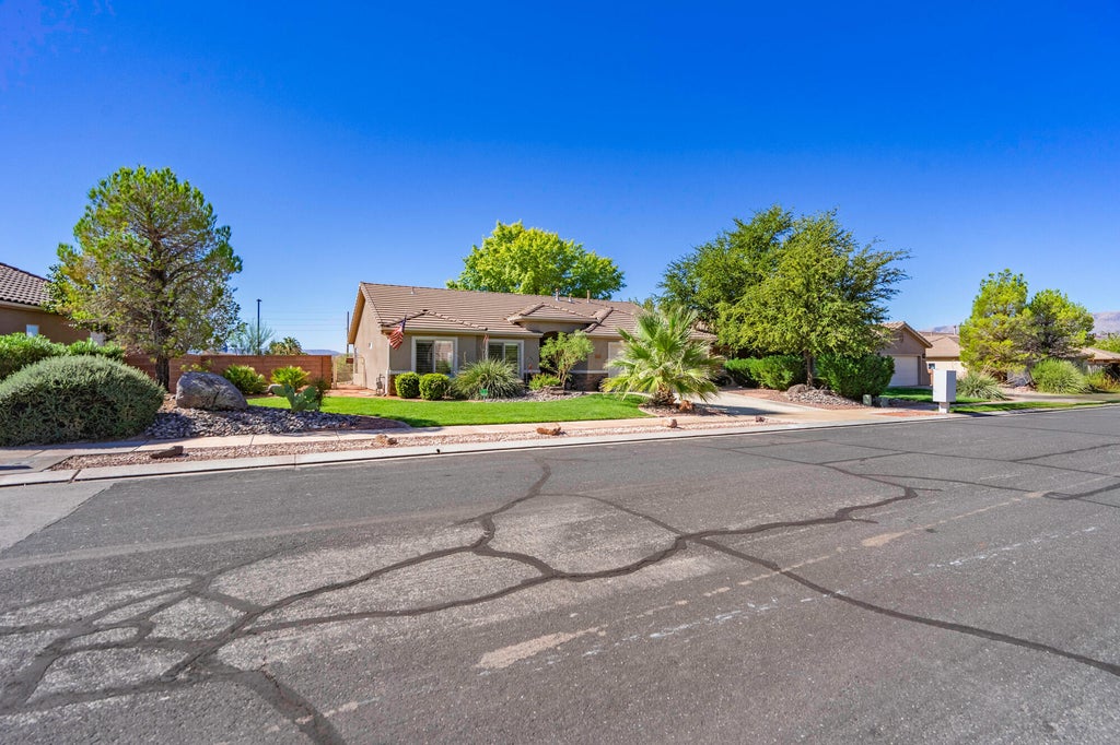 Photo of 2147 W 970 ST N, Saint George, UT 84770 (MLS # 26-276919)