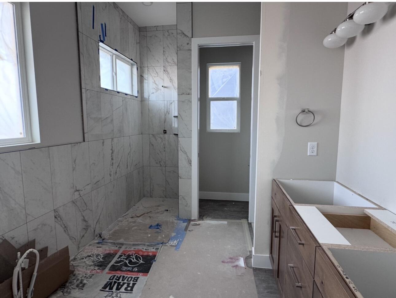 EAGLE POINTE - Residential