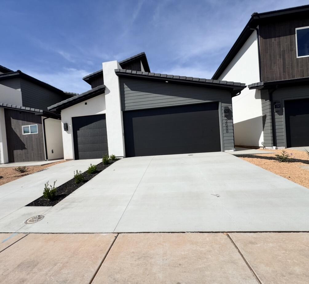 EAGLE POINTE - Residential