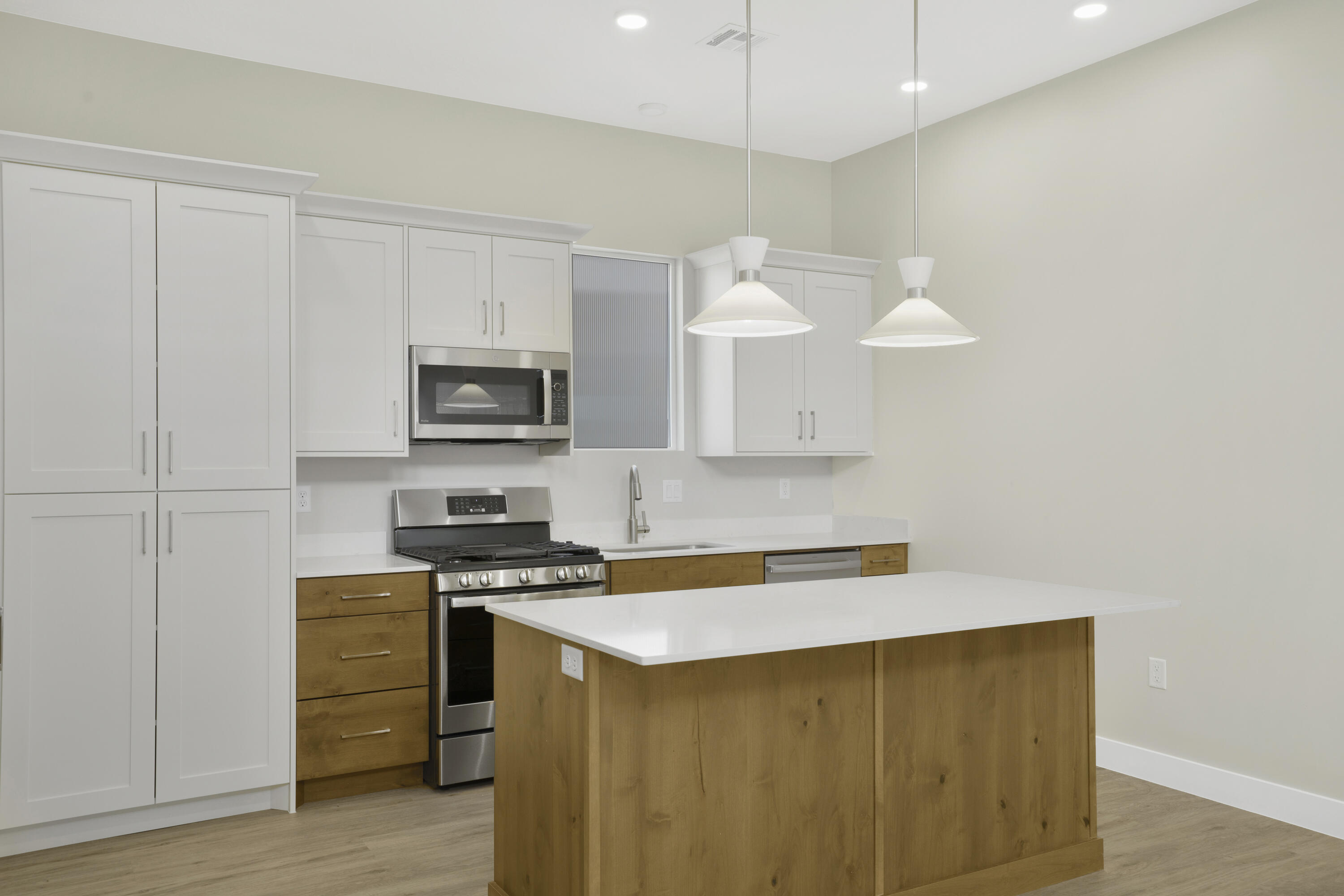EAGLE POINTE - Residential