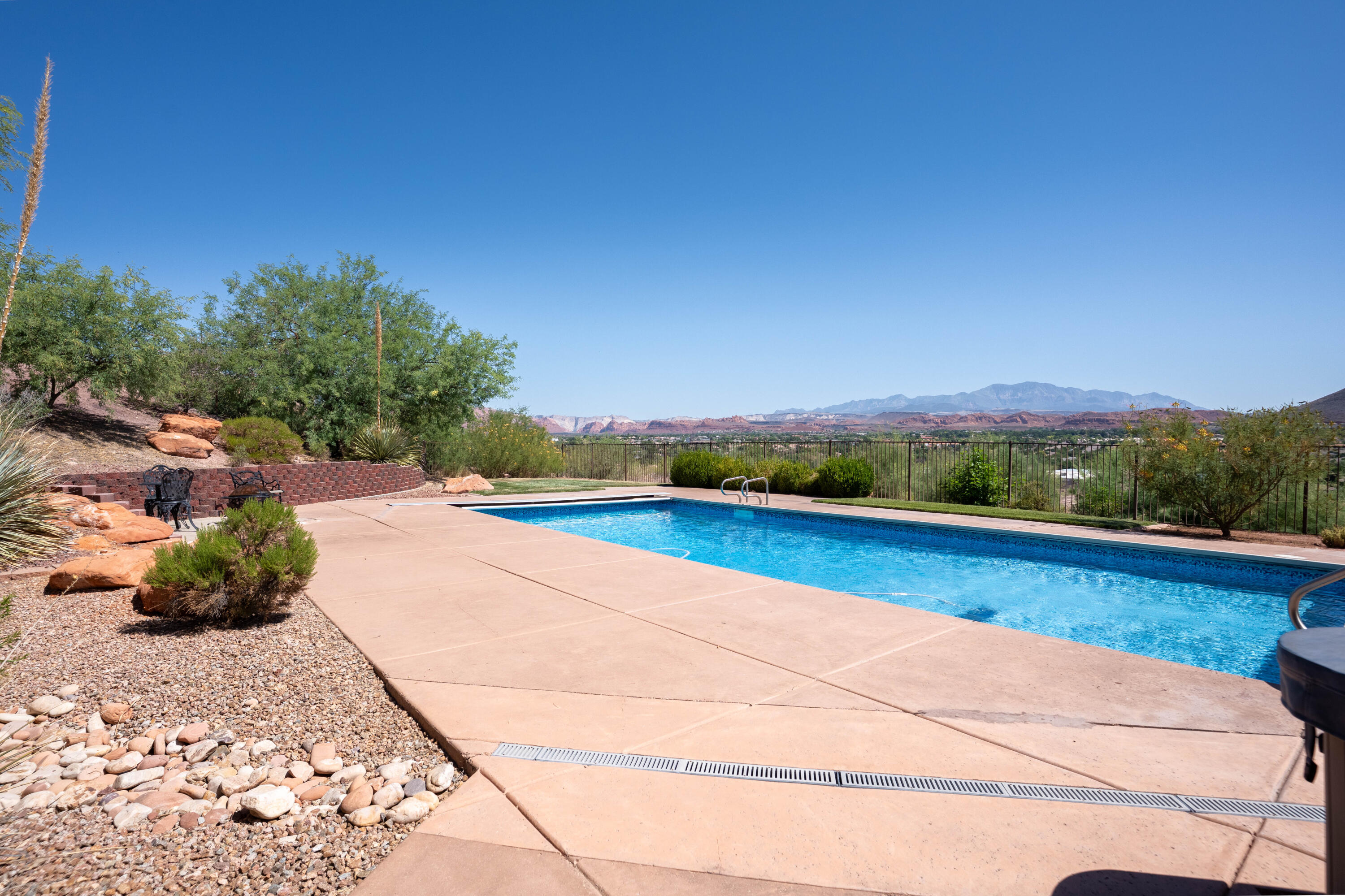 CROWN POINT - Residential