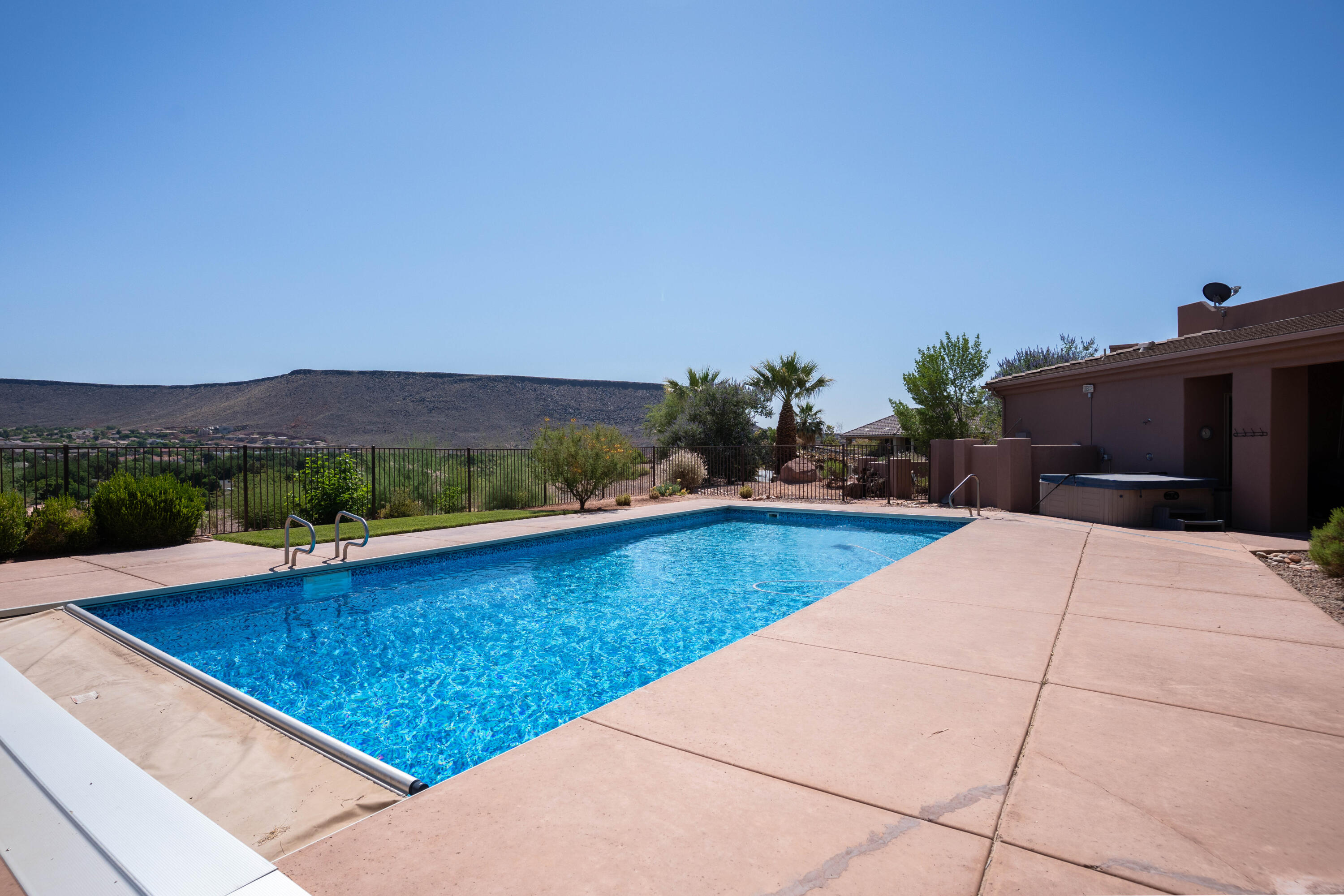 CROWN POINT - Residential