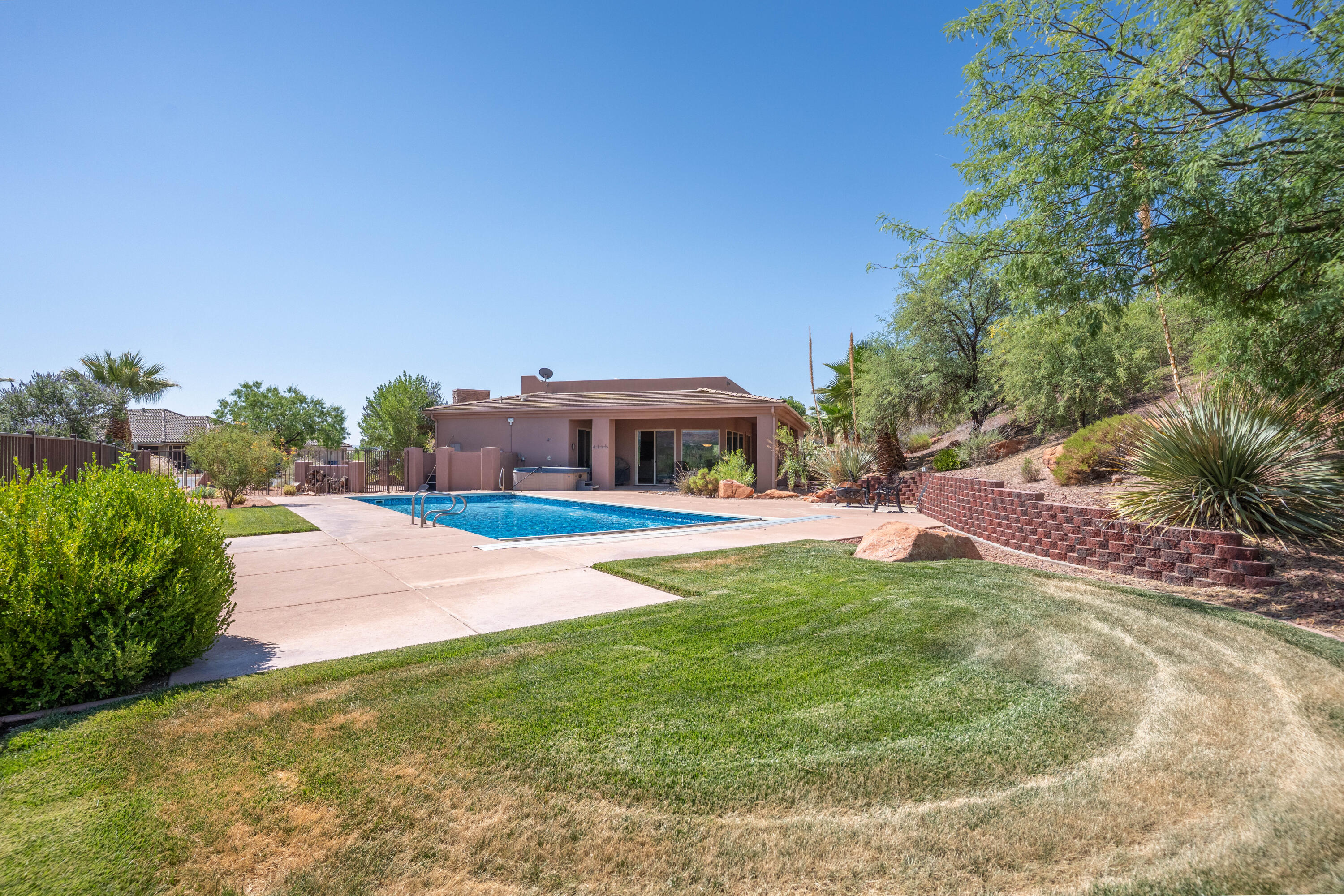 CROWN POINT - Residential