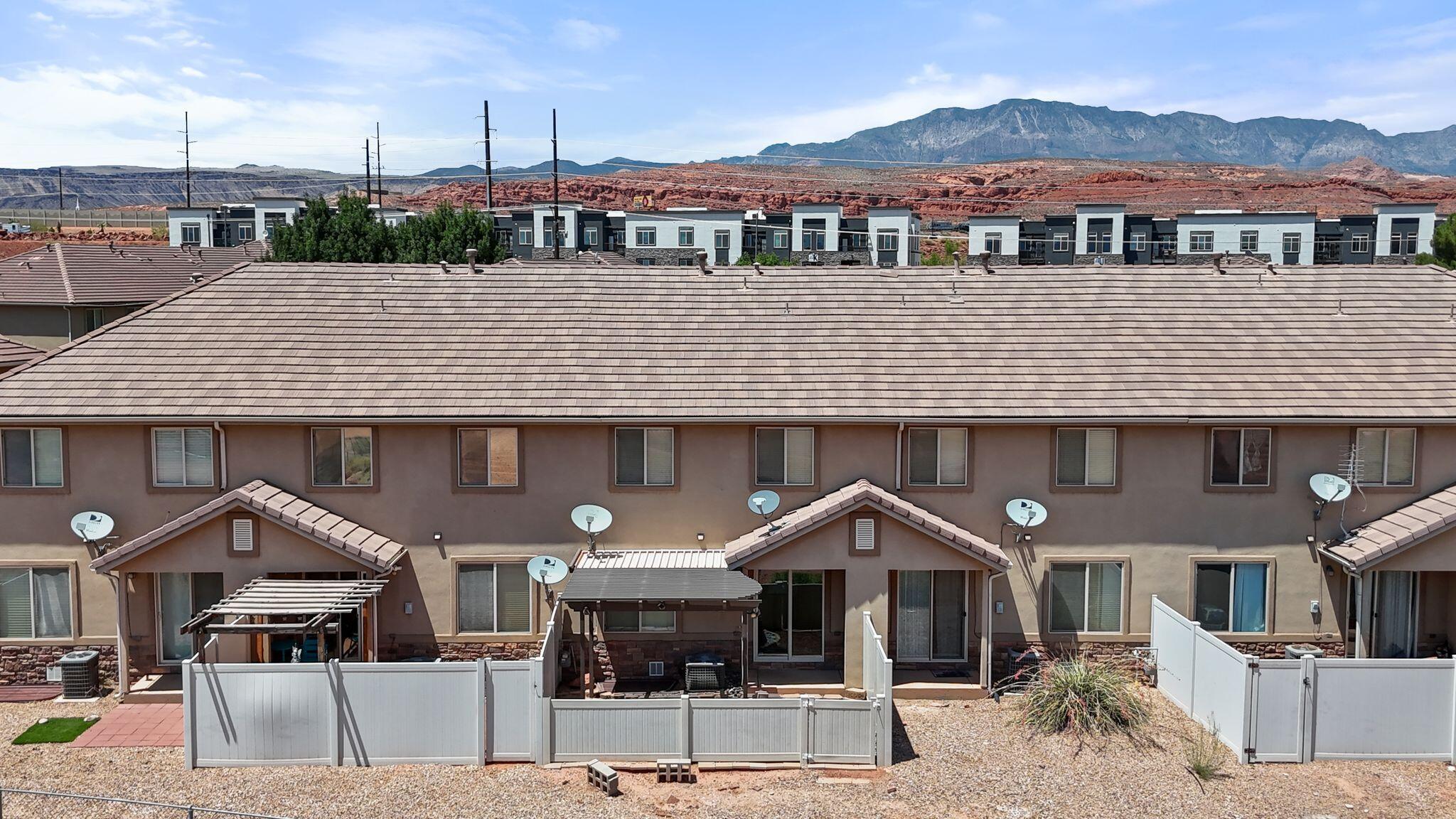 BLUFF VIEW TOWNHOMES - Residential