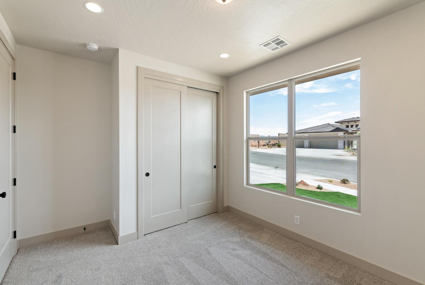 SOLIS AT CORAL CANYON - Residential