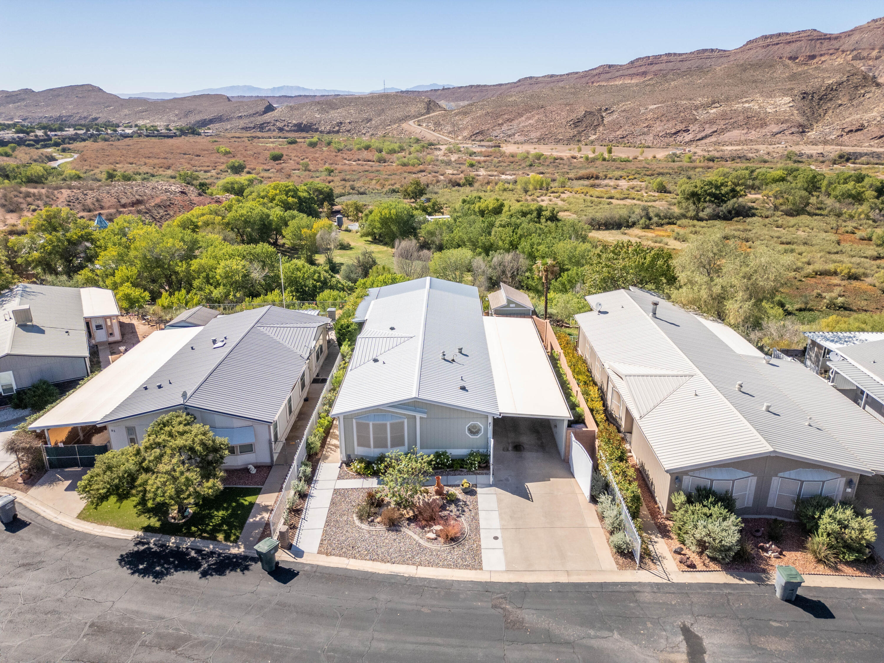 LAVA BLUFF MOBILE HOME PARK - Residential