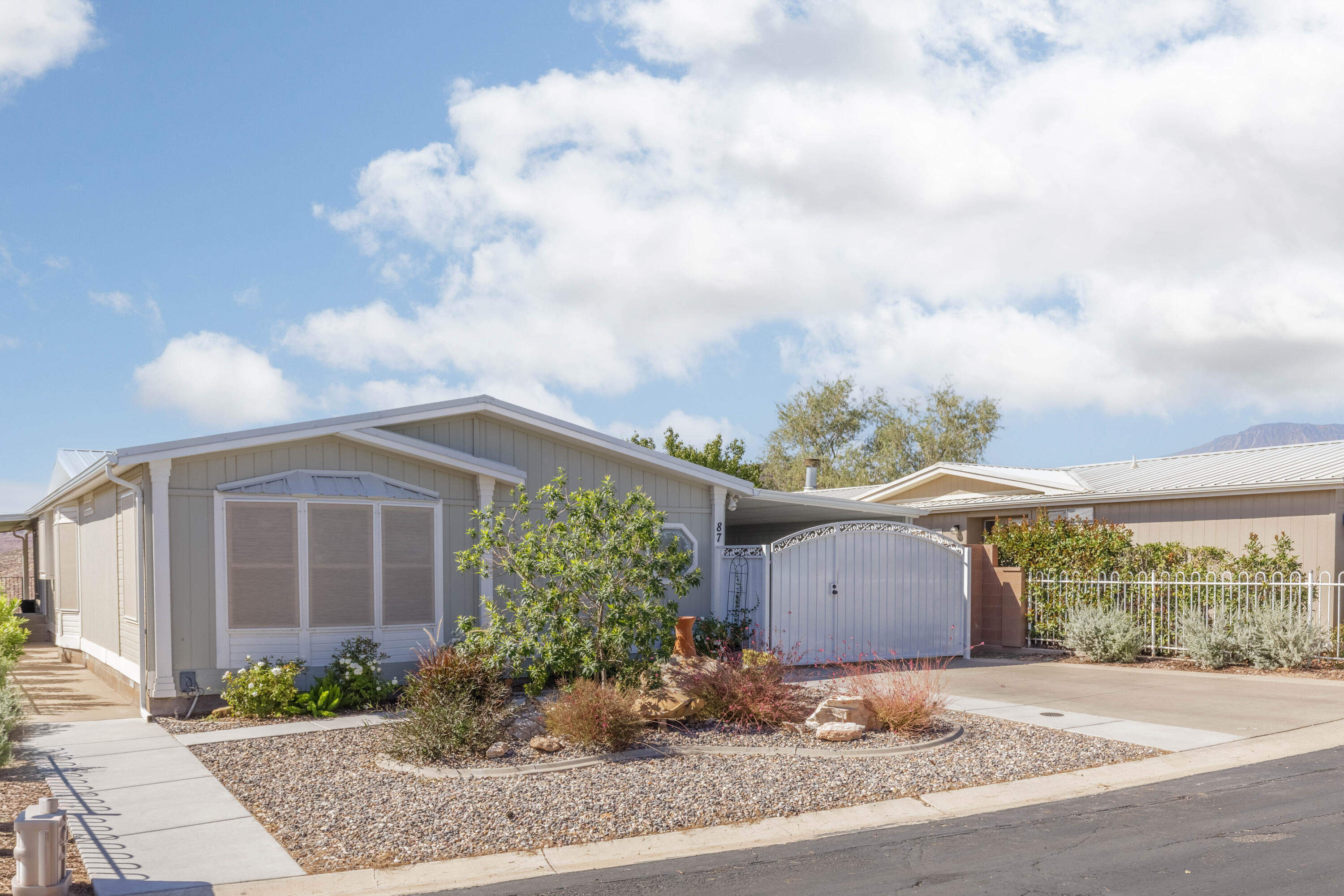 LAVA BLUFF MOBILE HOME PARK - Residential