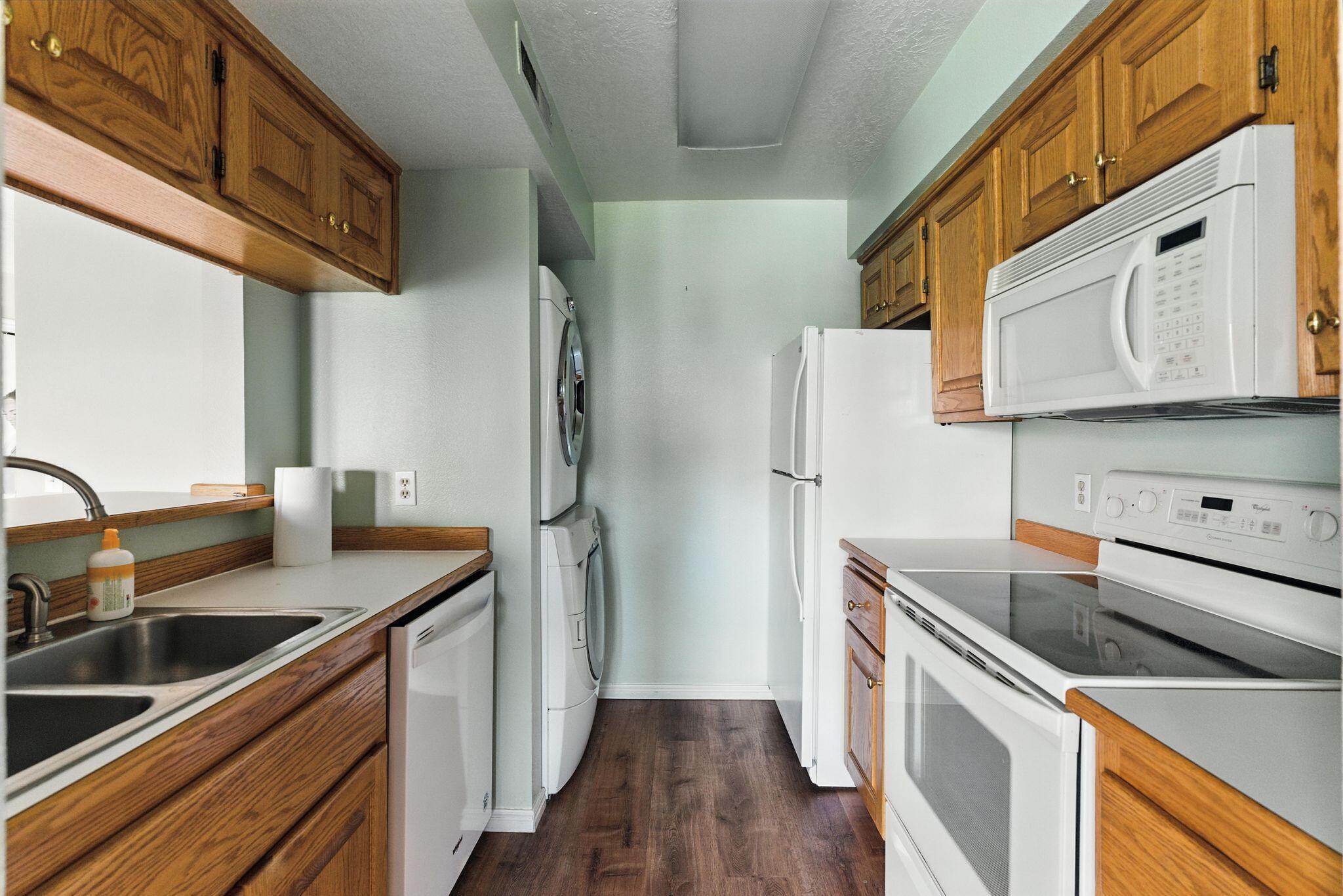 WILLOW RUN RESORT CONDOS - Residential