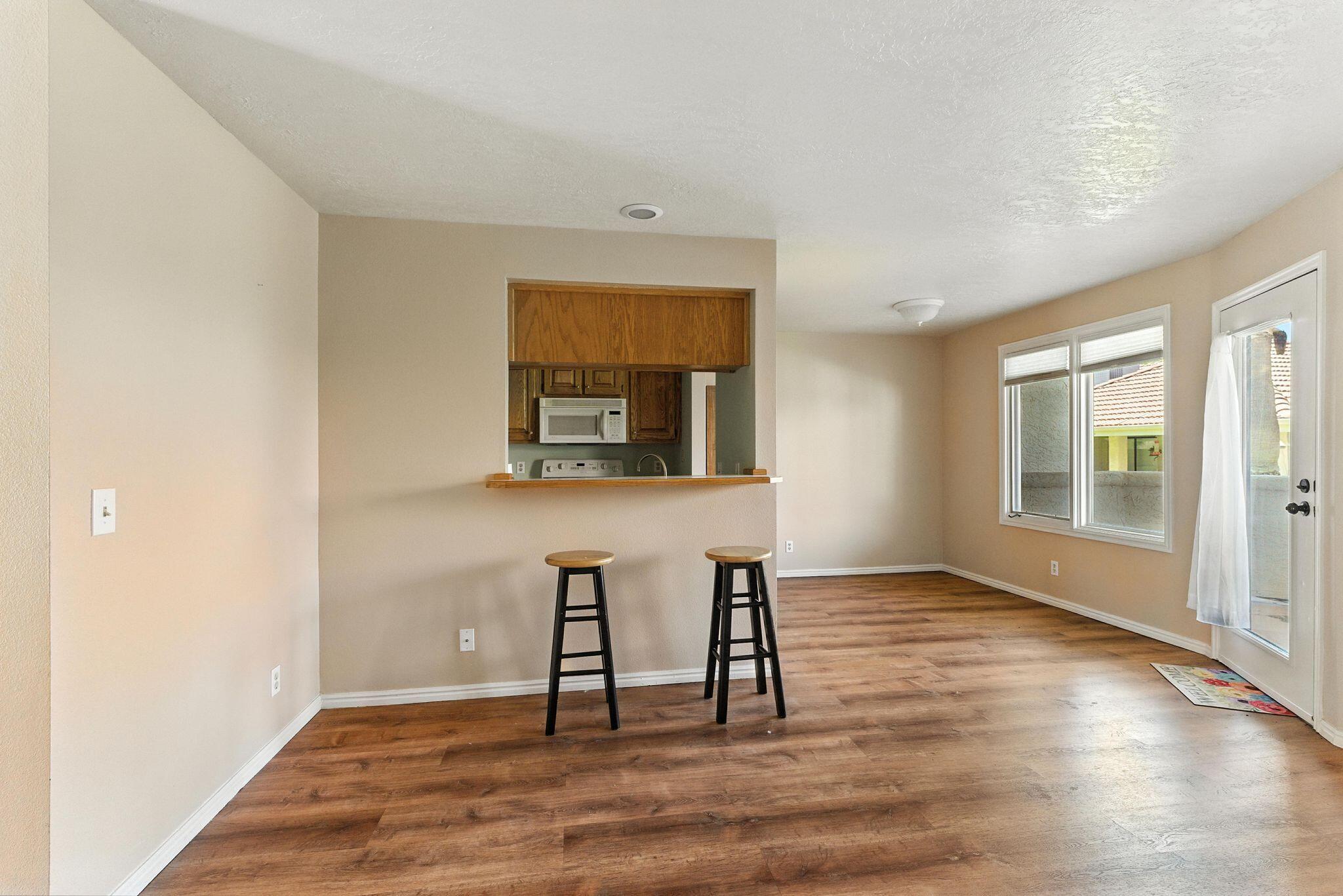 WILLOW RUN RESORT CONDOS - Residential