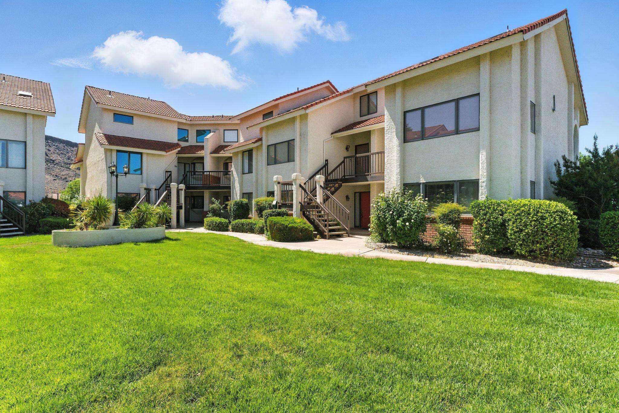 WILLOW RUN RESORT CONDOS - Residential