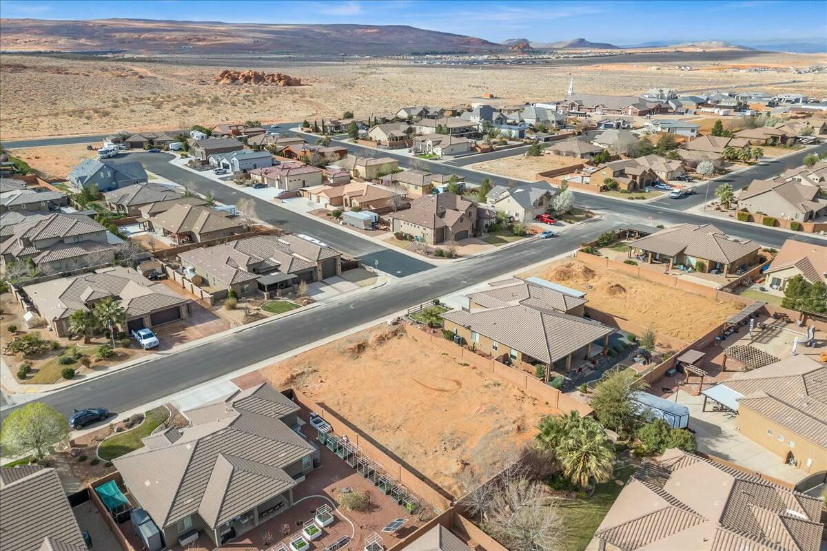 DIXIE SPRINGS - Land