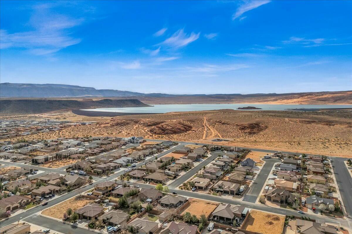 DIXIE SPRINGS - Land