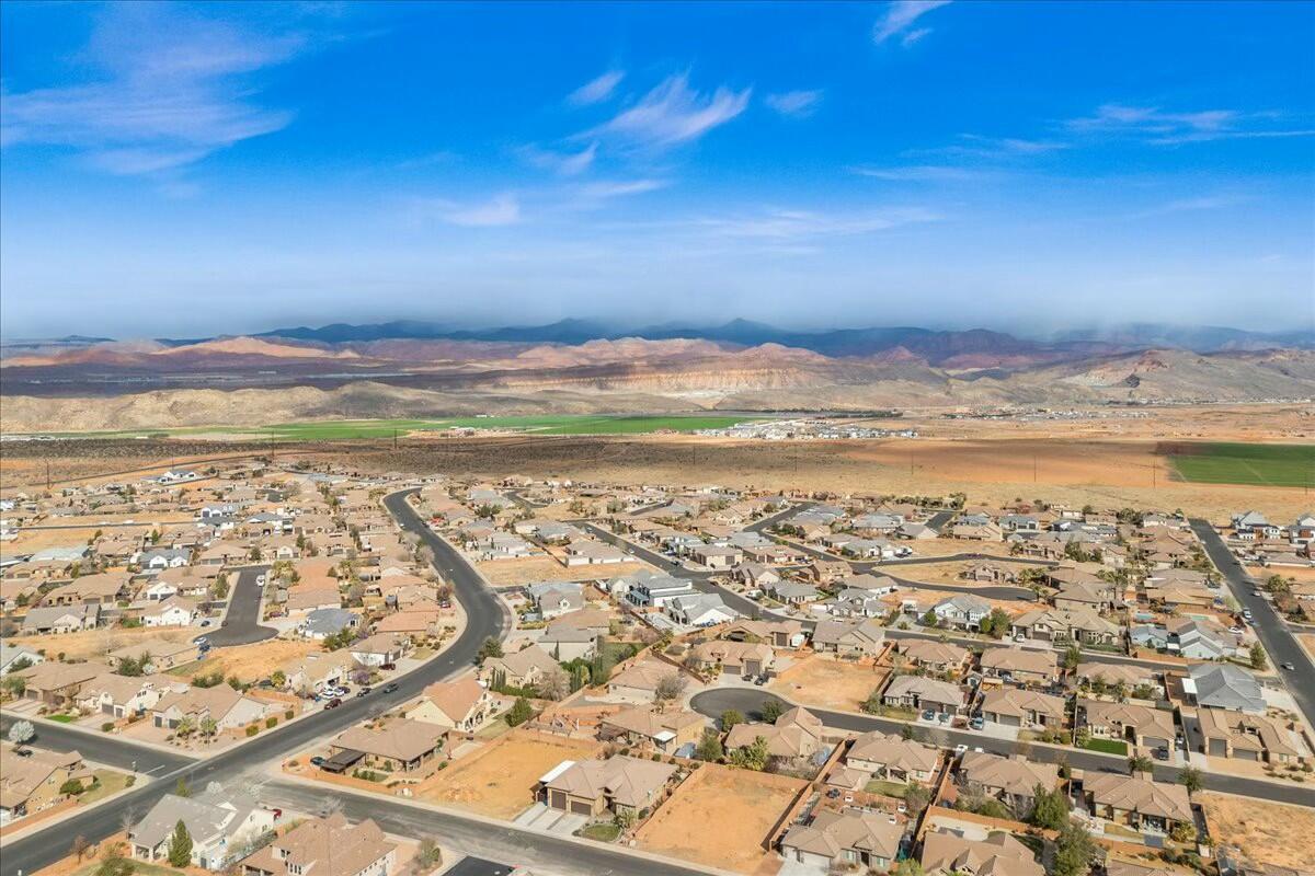 DIXIE SPRINGS - Land