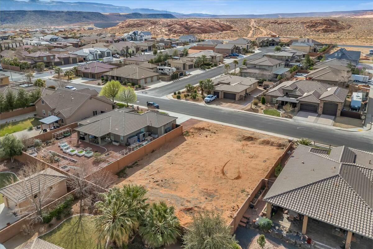 DIXIE SPRINGS - Land