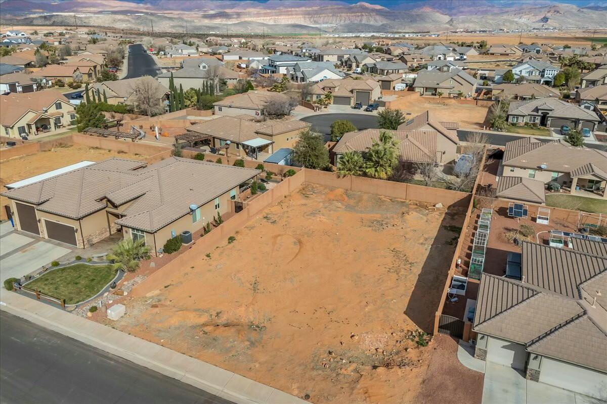 DIXIE SPRINGS - Land