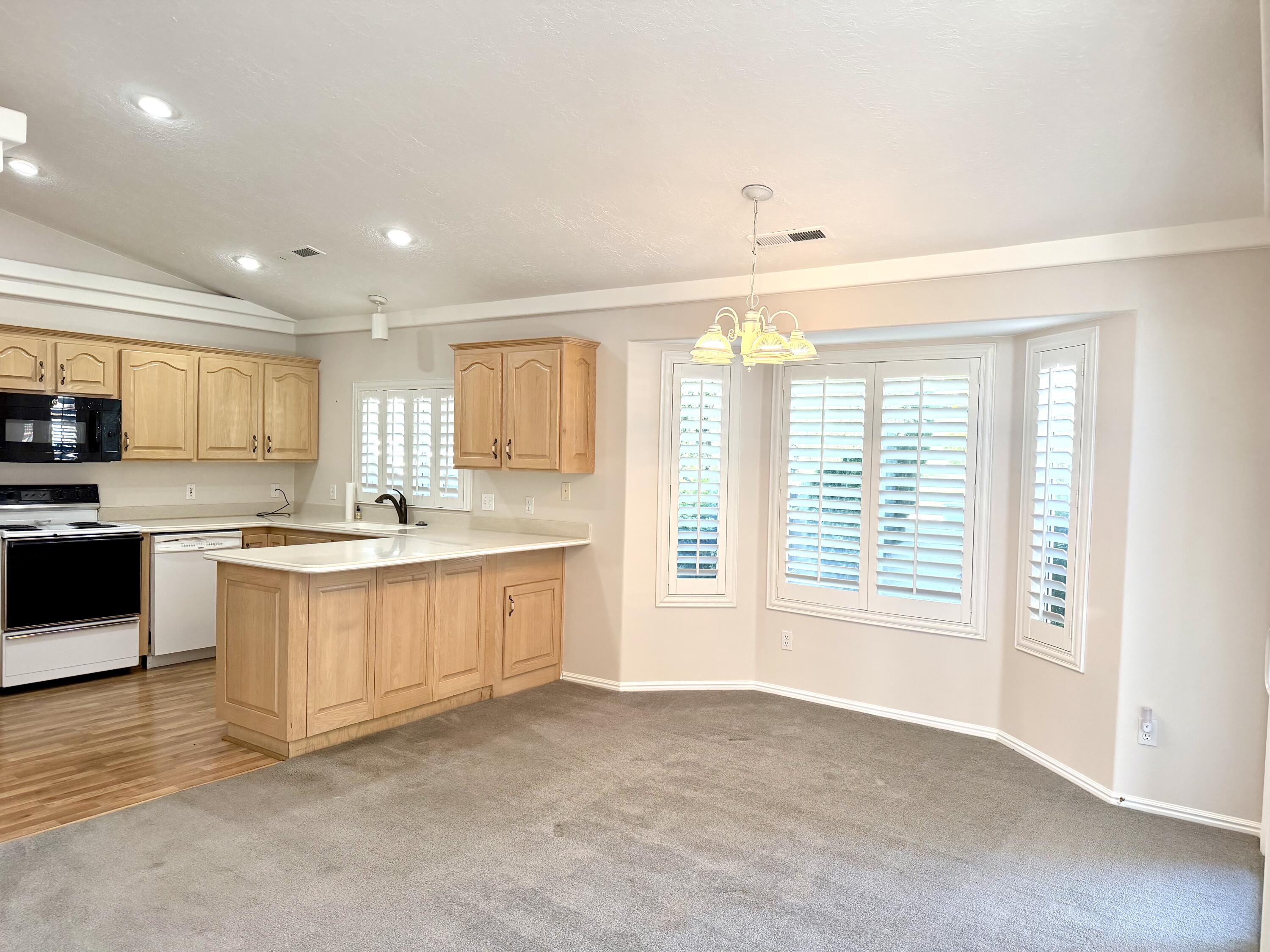 DESERT IMAGES TOWNHOMES - Residential