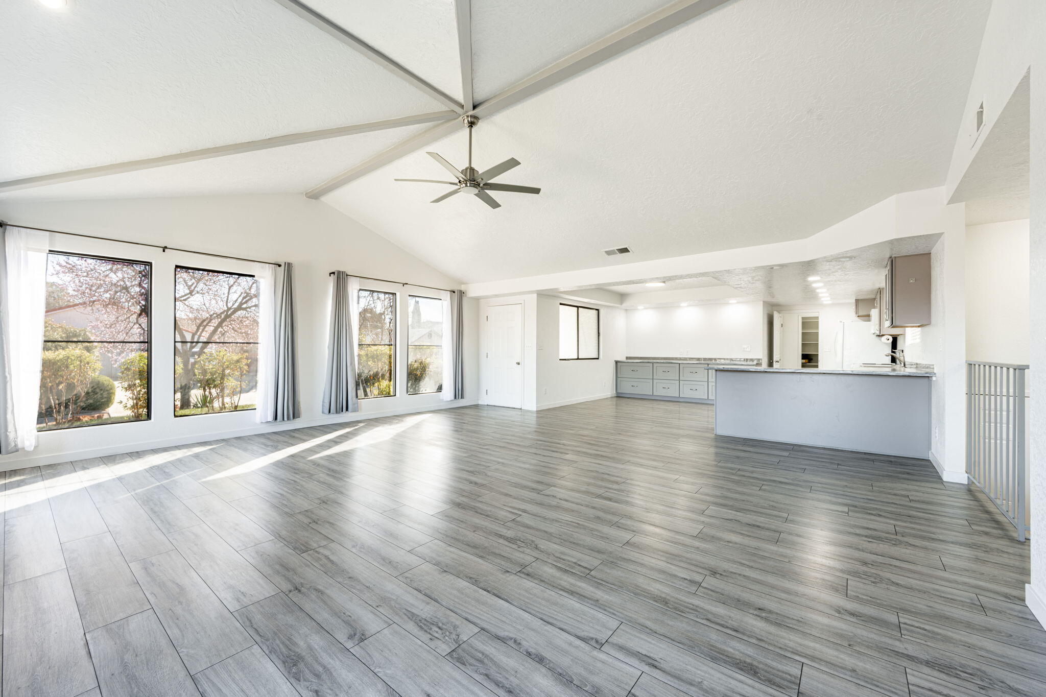 BLOOMINGTON HILLS - Residential