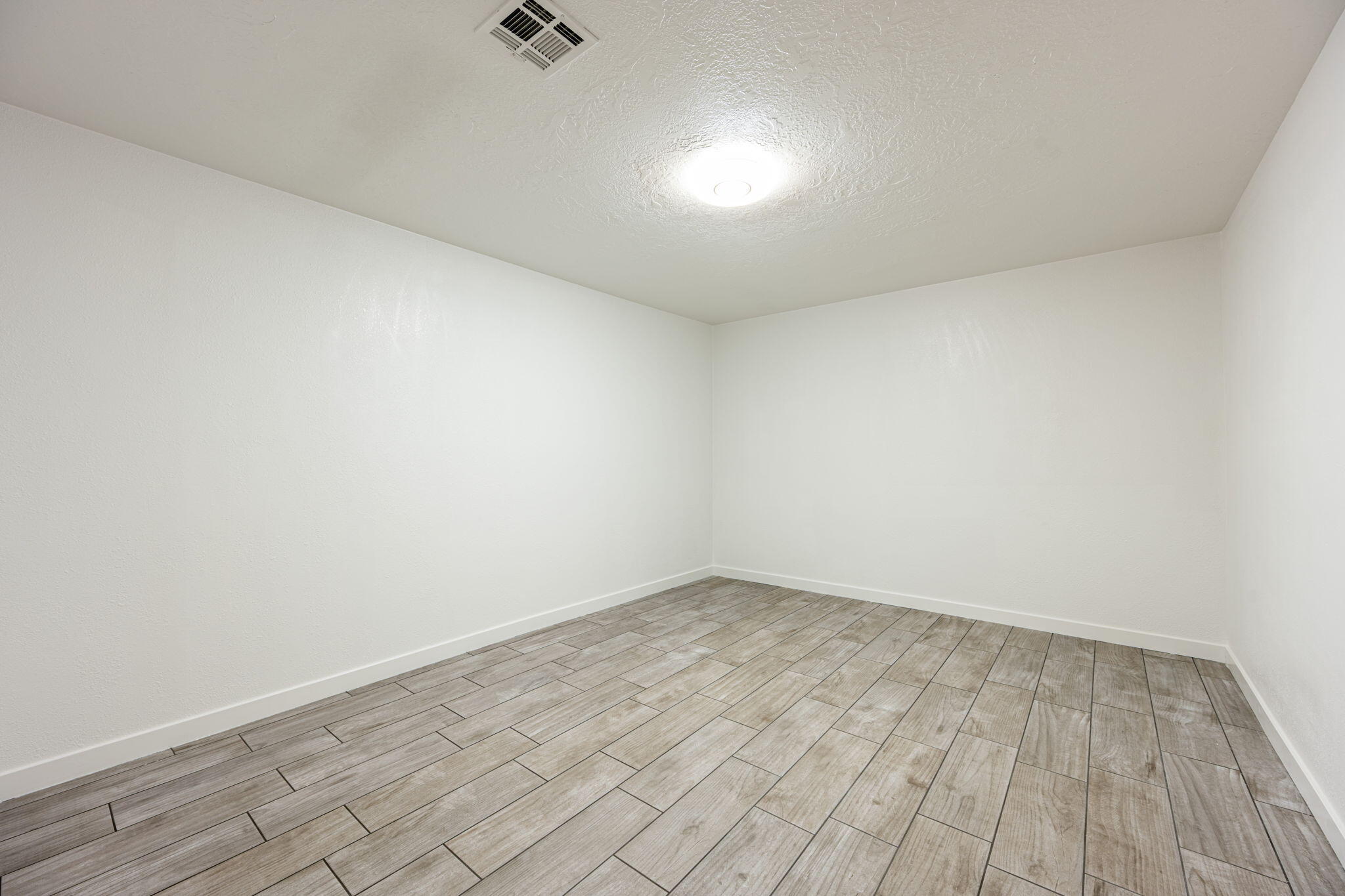 BLOOMINGTON HILLS - Residential