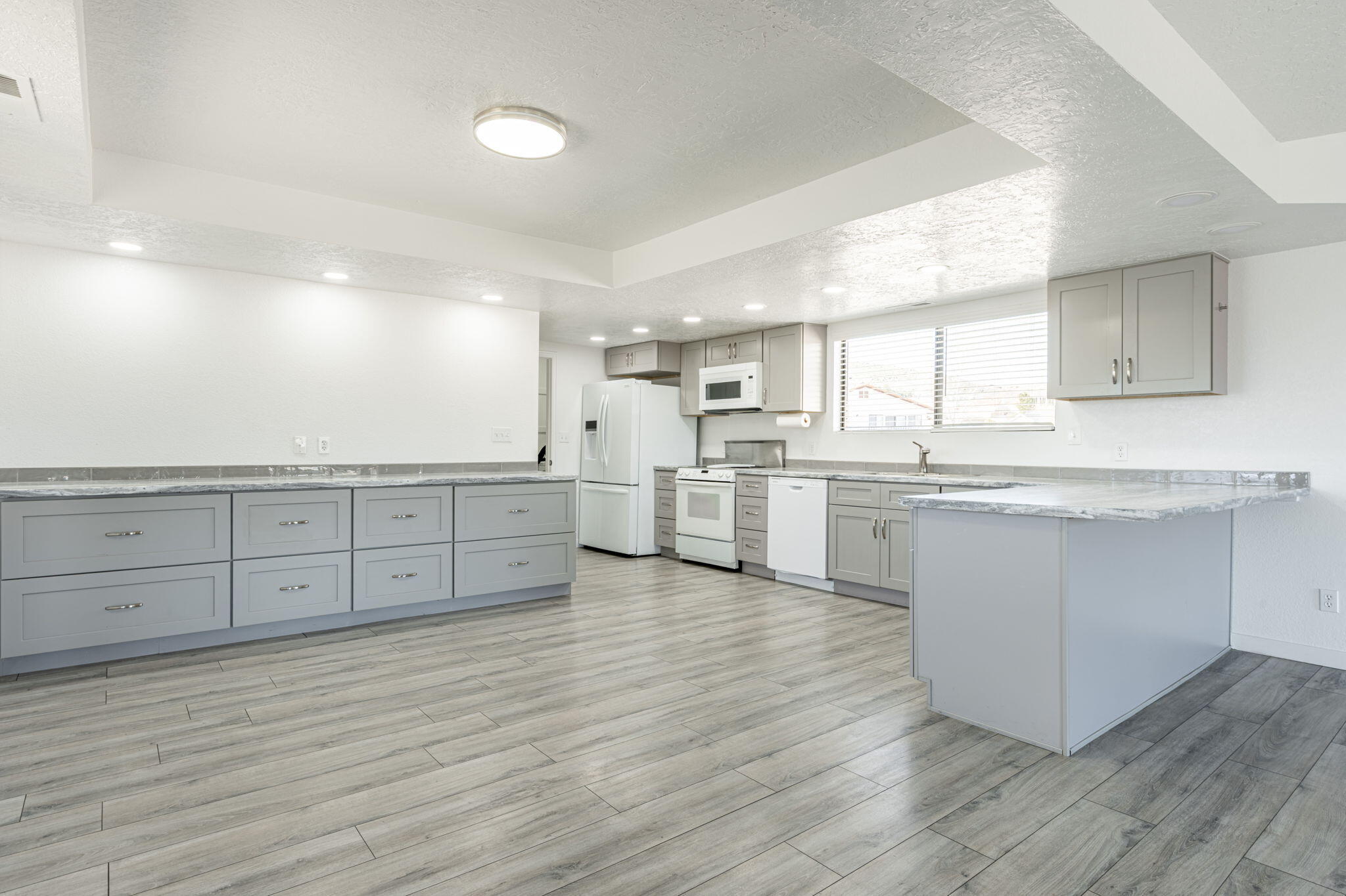 BLOOMINGTON HILLS - Residential