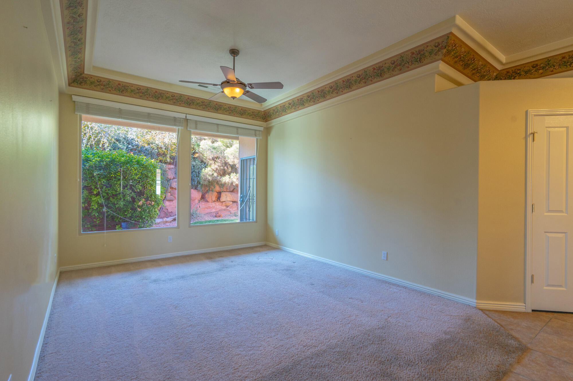 PARADISE CANYON - Residential