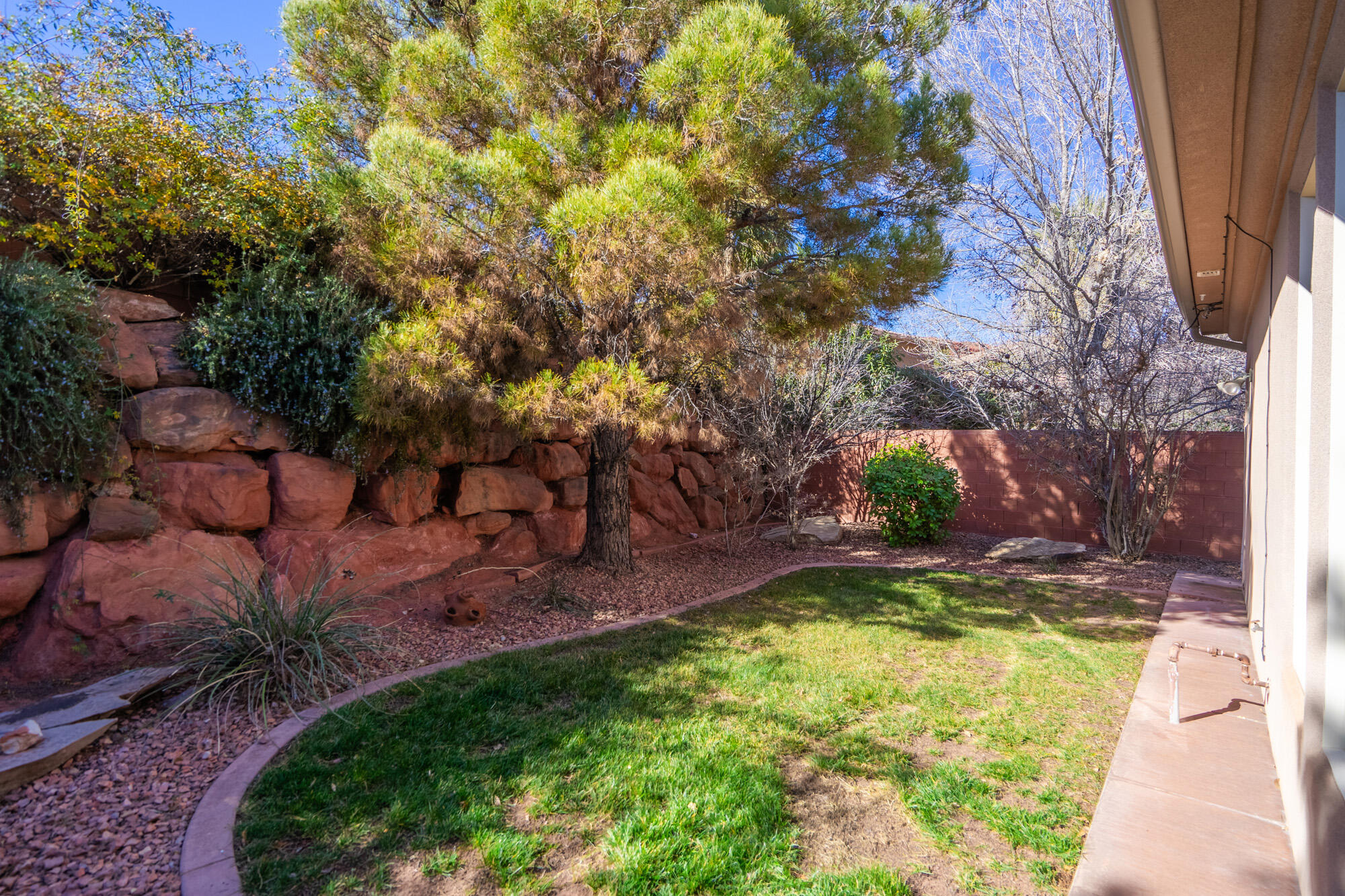 PARADISE CANYON - Residential