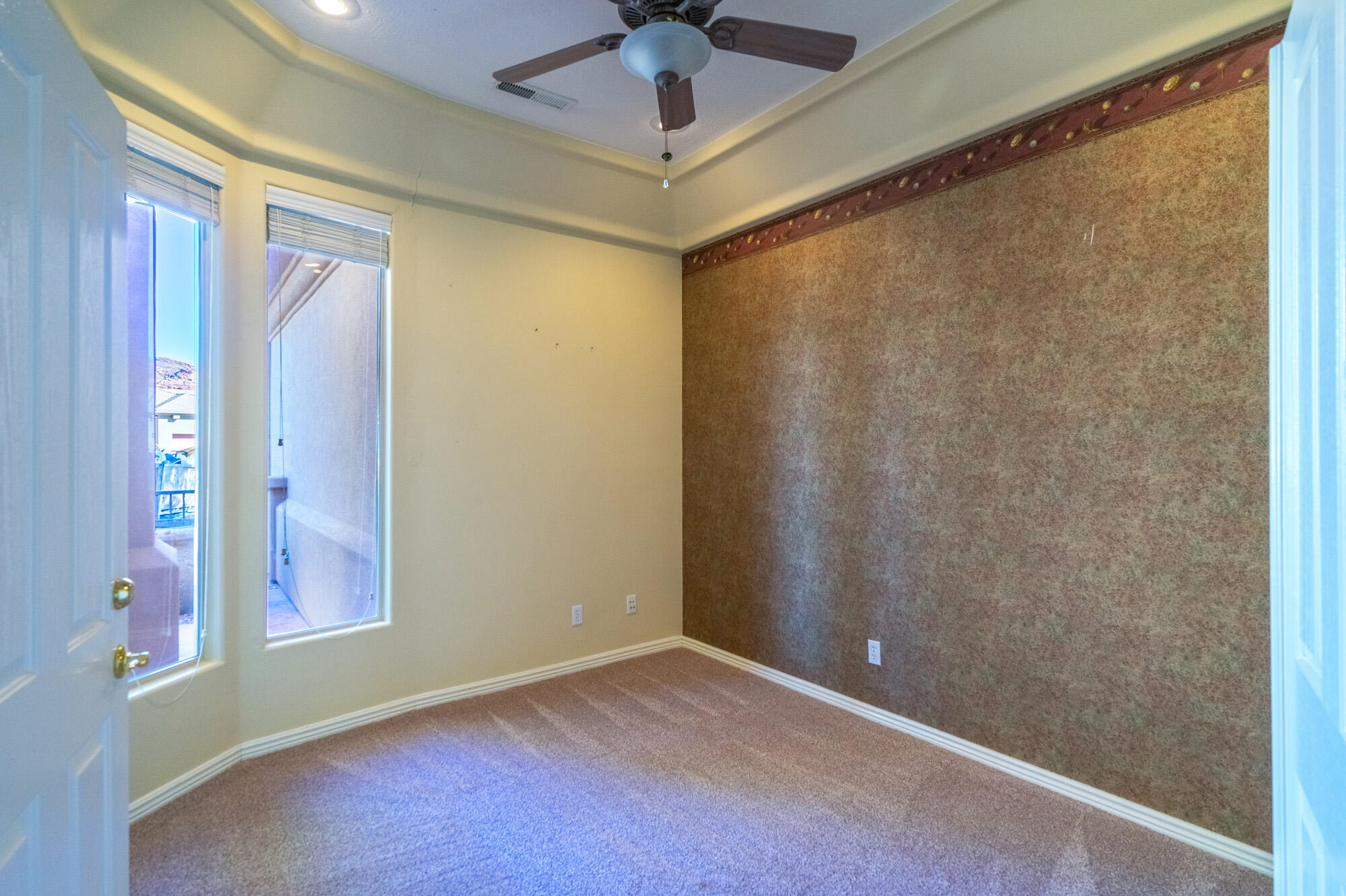 PARADISE CANYON - Residential