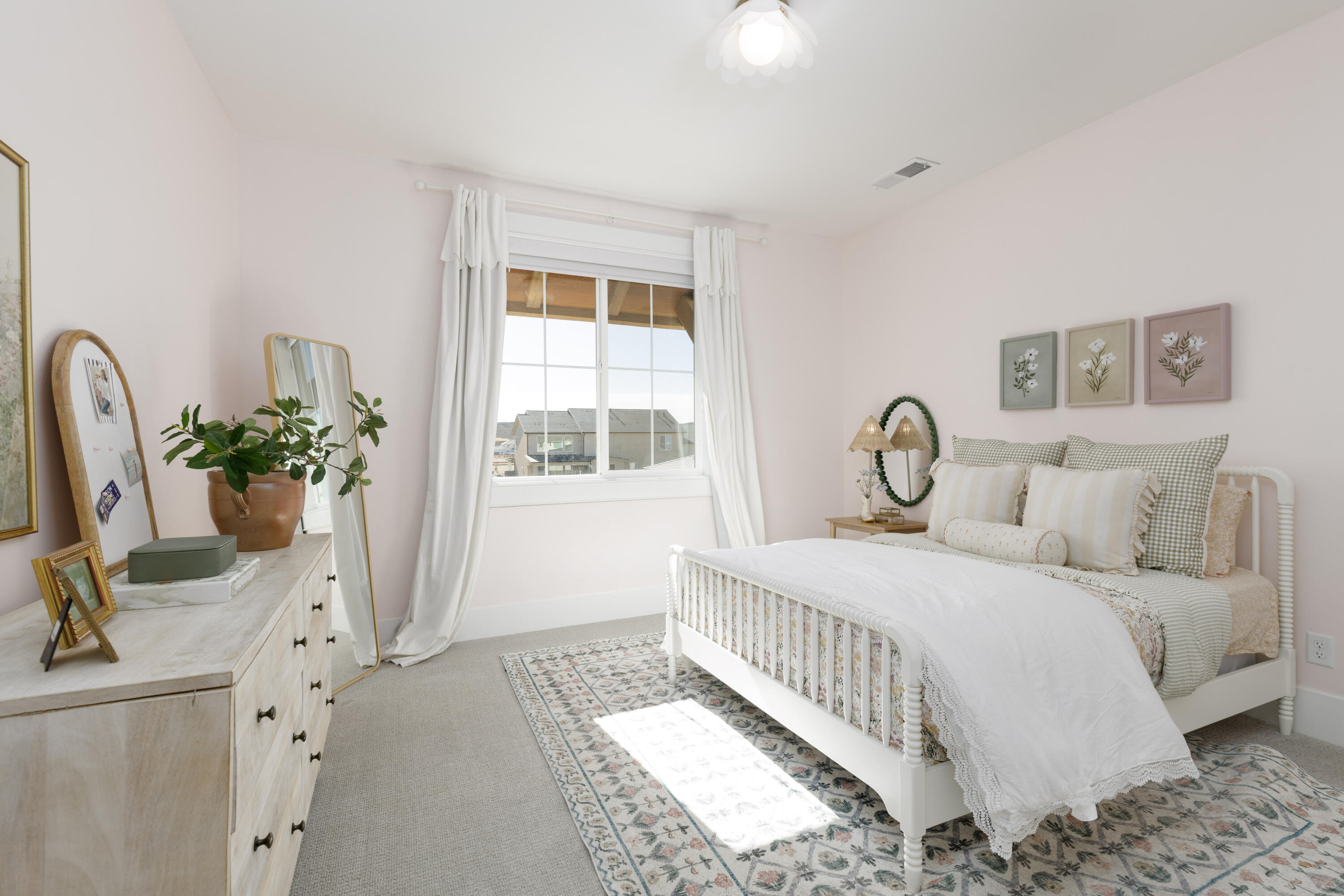 CRIMSON FIELDS - Residential