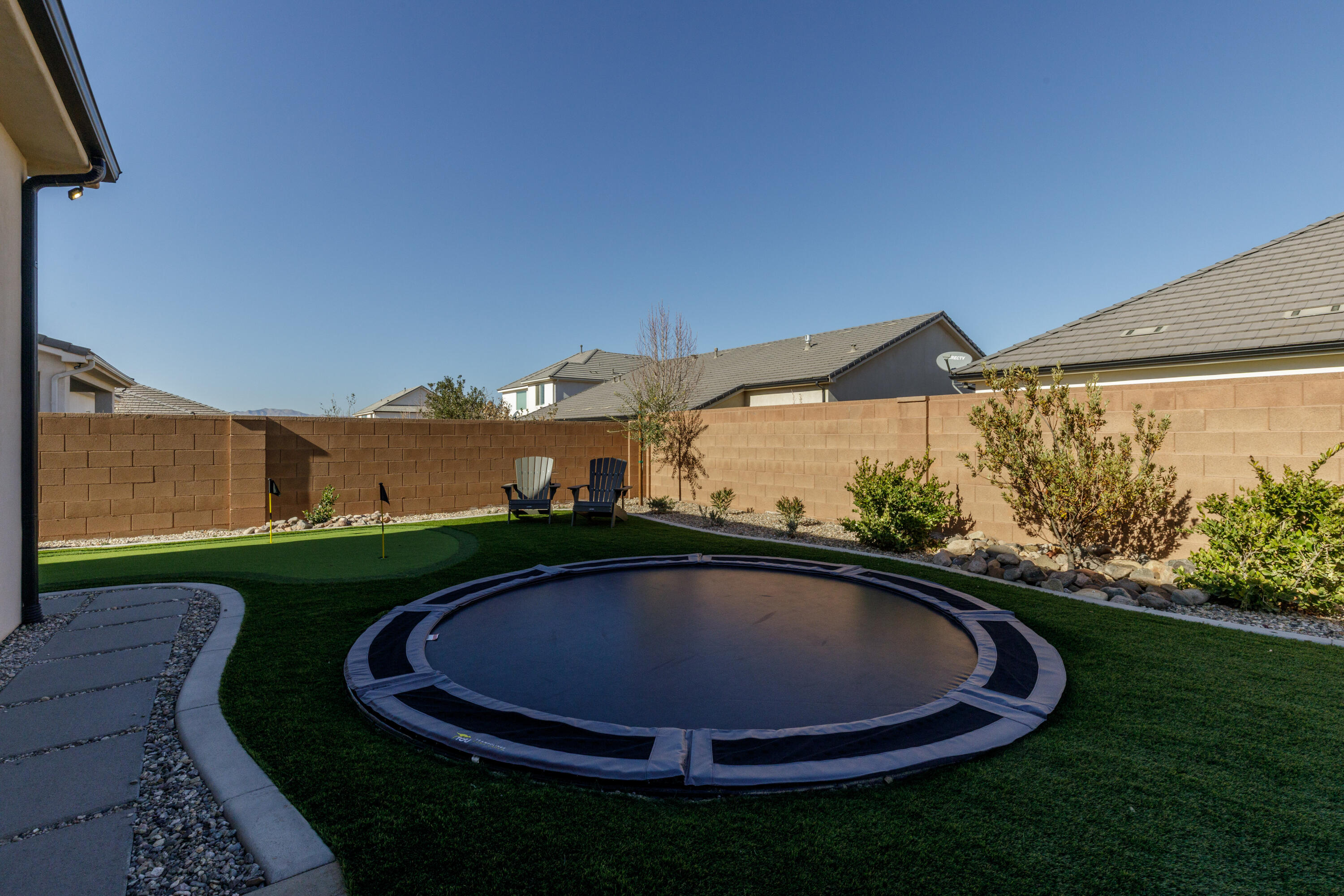 CRIMSON FIELDS - Residential