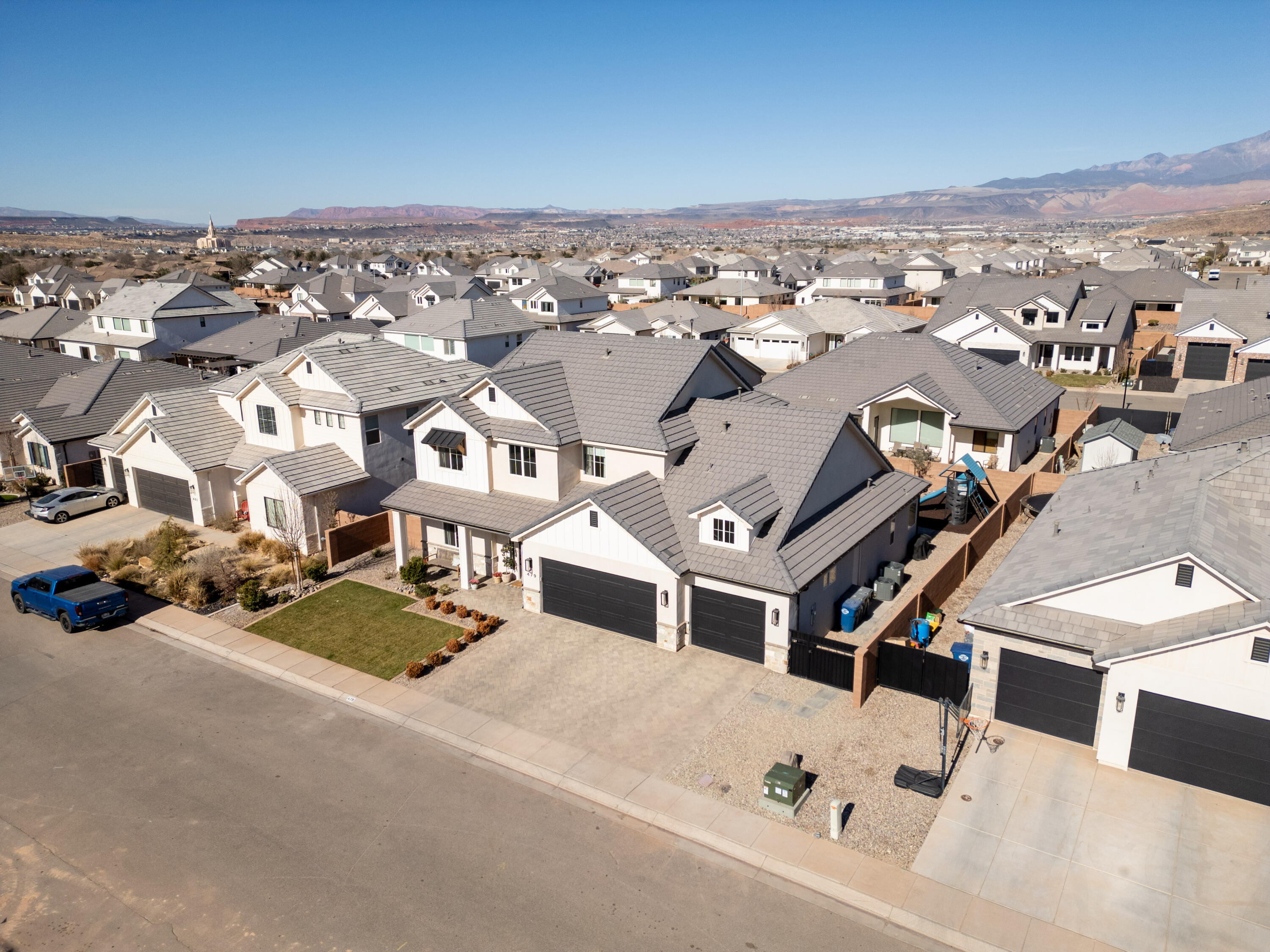 CRIMSON FIELDS - Residential