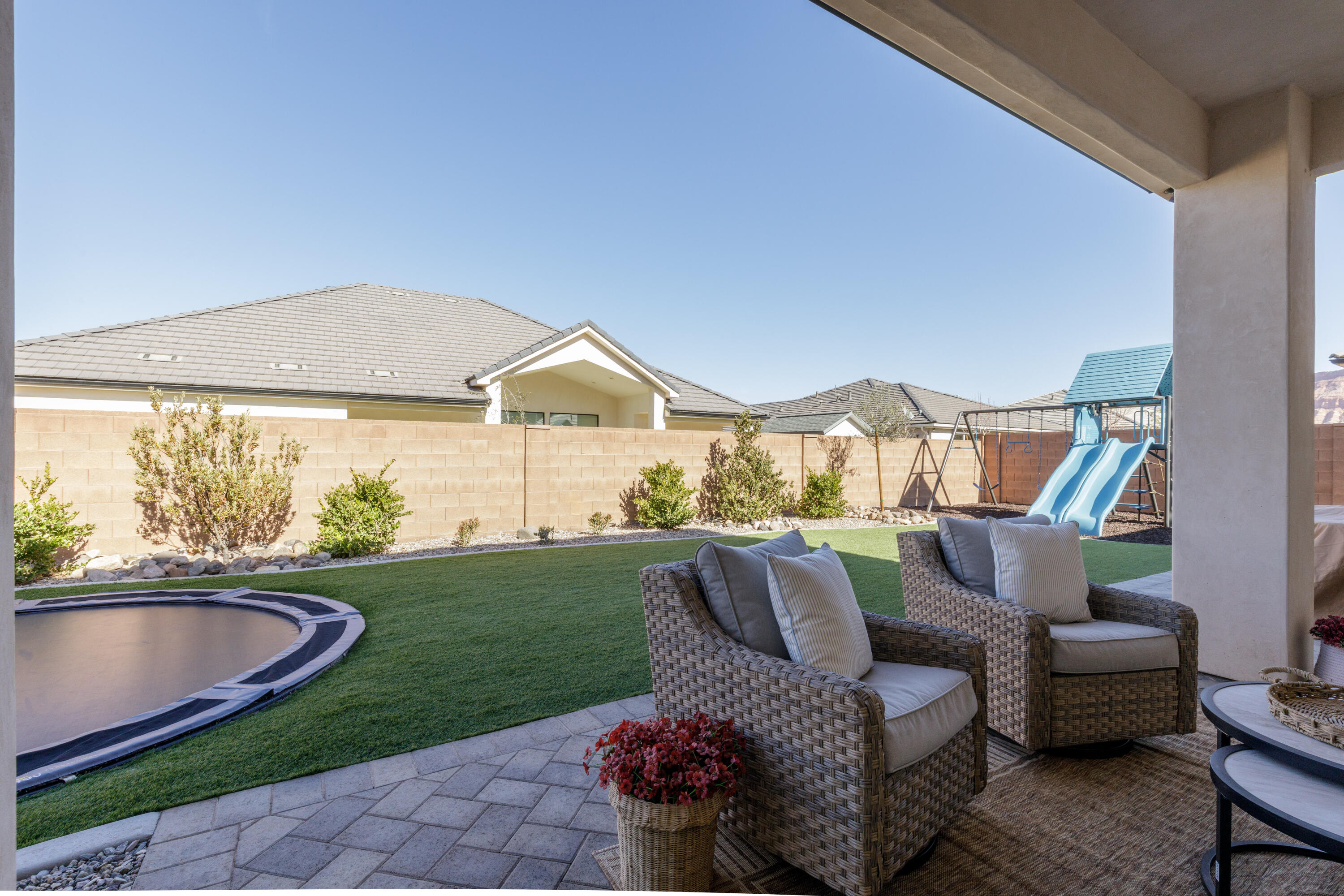 CRIMSON FIELDS - Residential