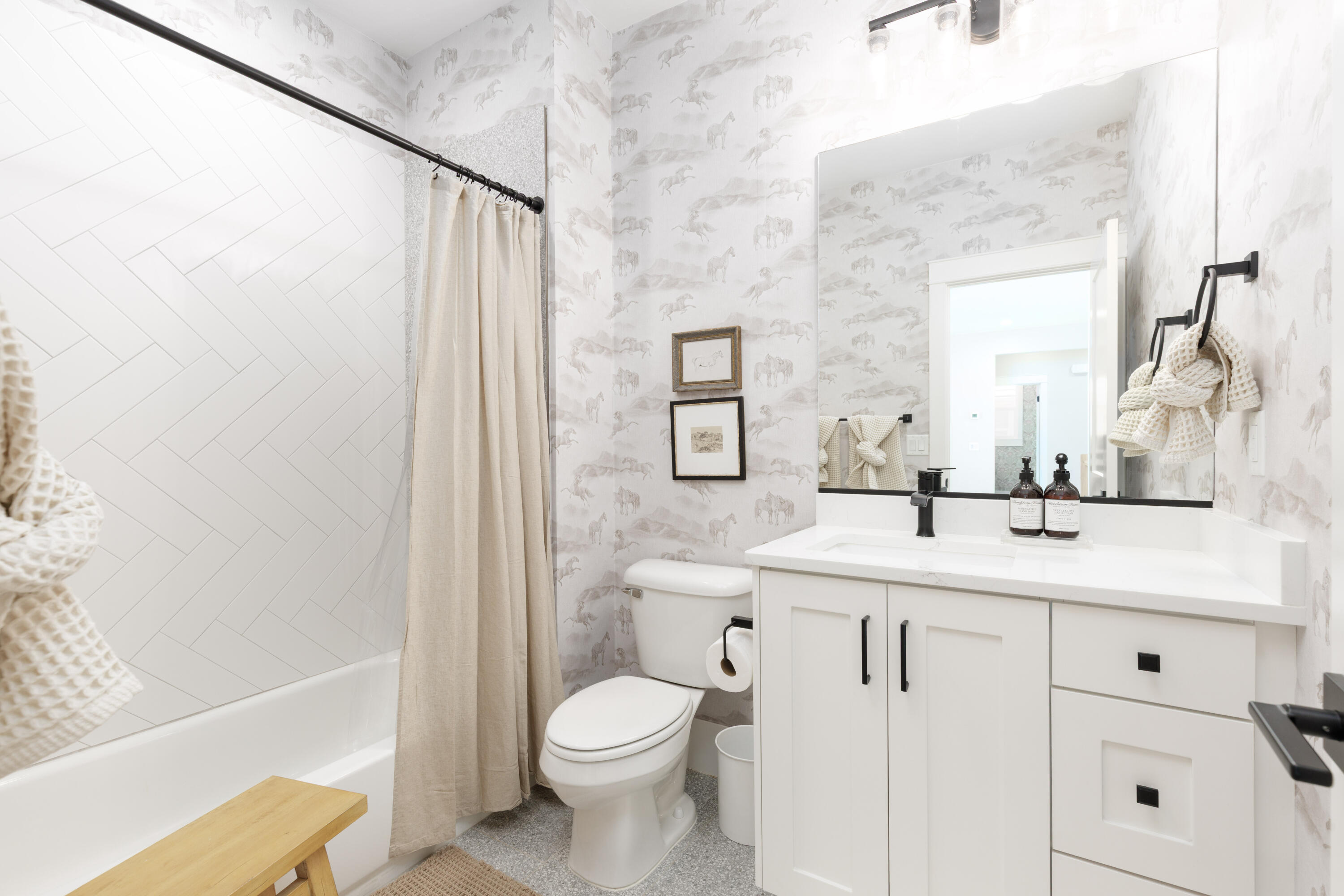 CRIMSON FIELDS - Residential