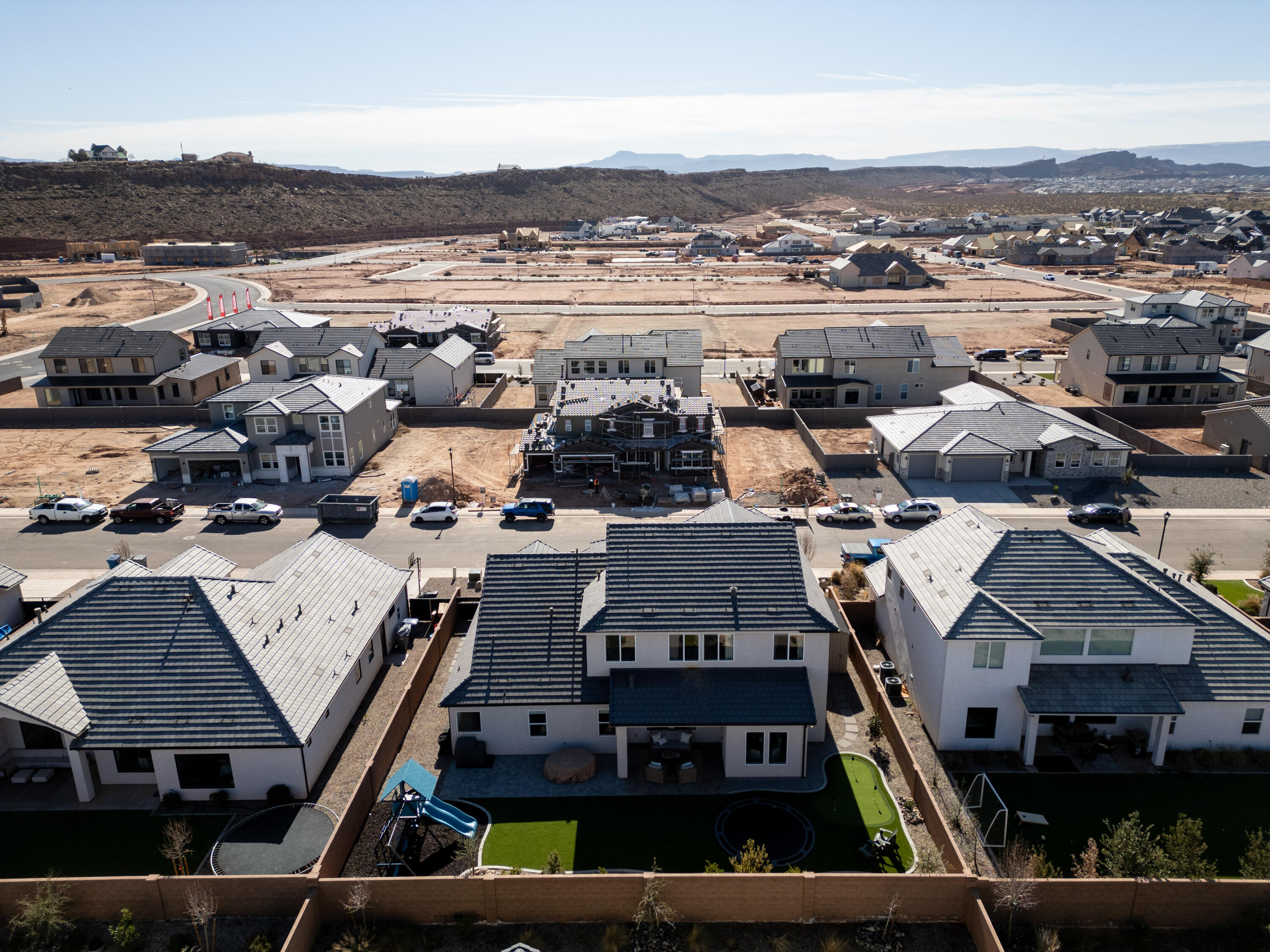 CRIMSON FIELDS - Residential