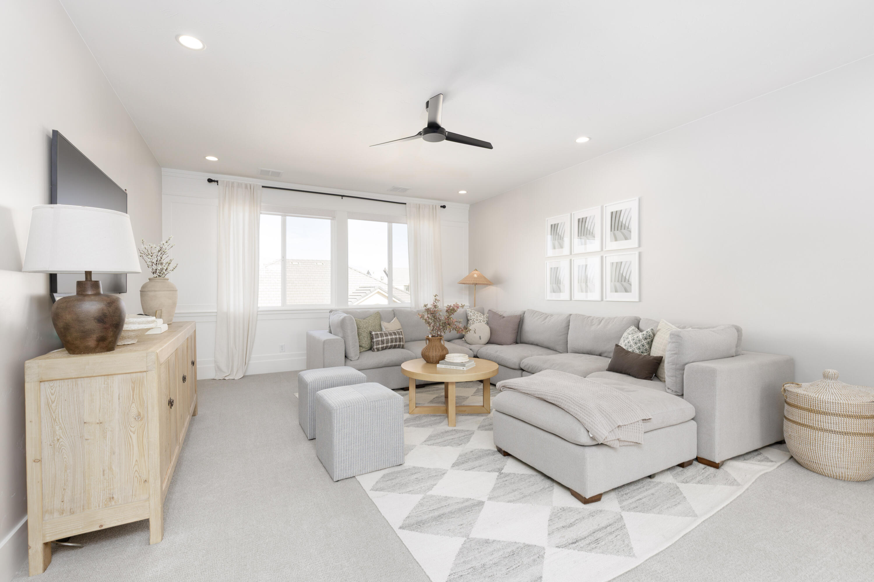 CRIMSON FIELDS - Residential