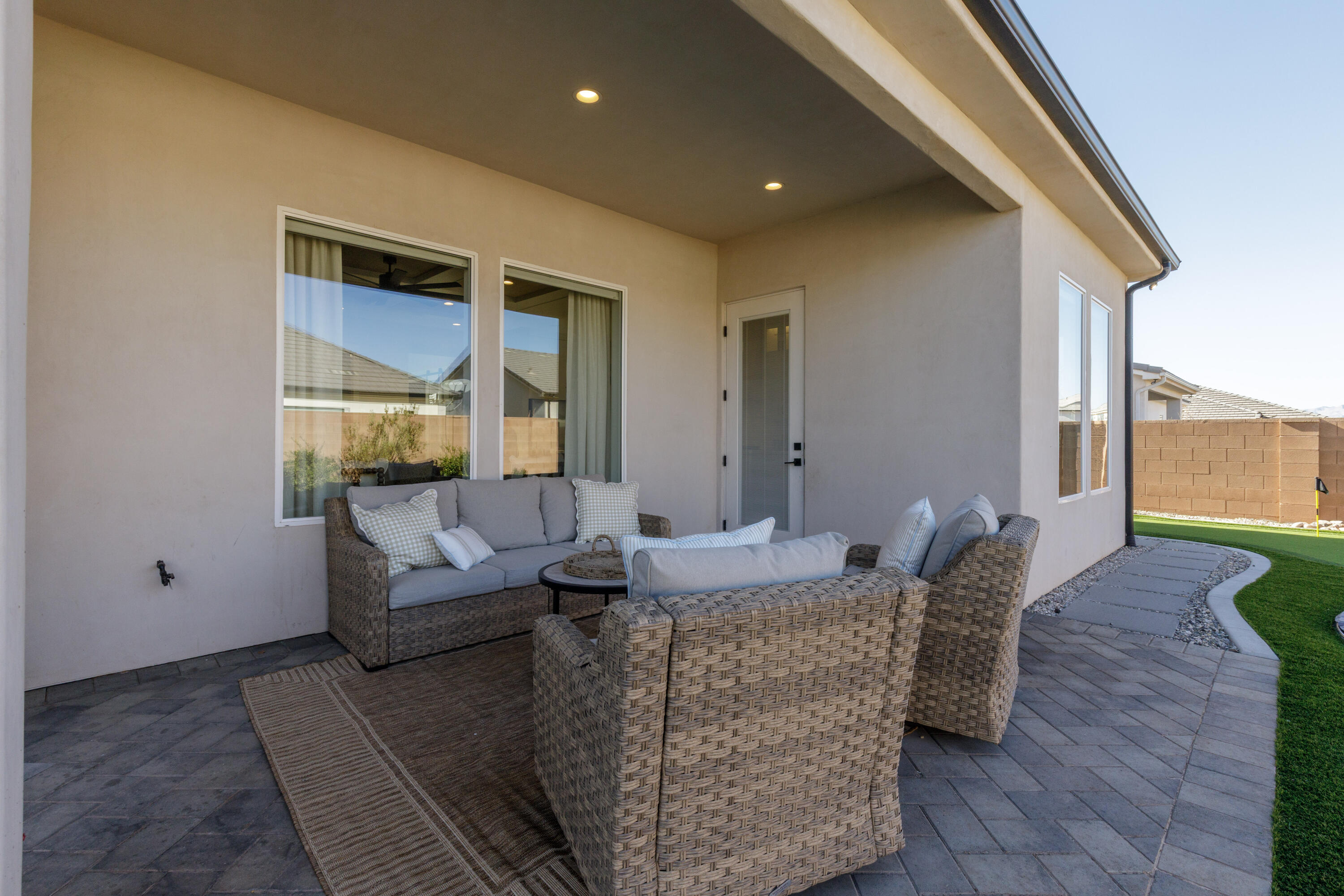 CRIMSON FIELDS - Residential