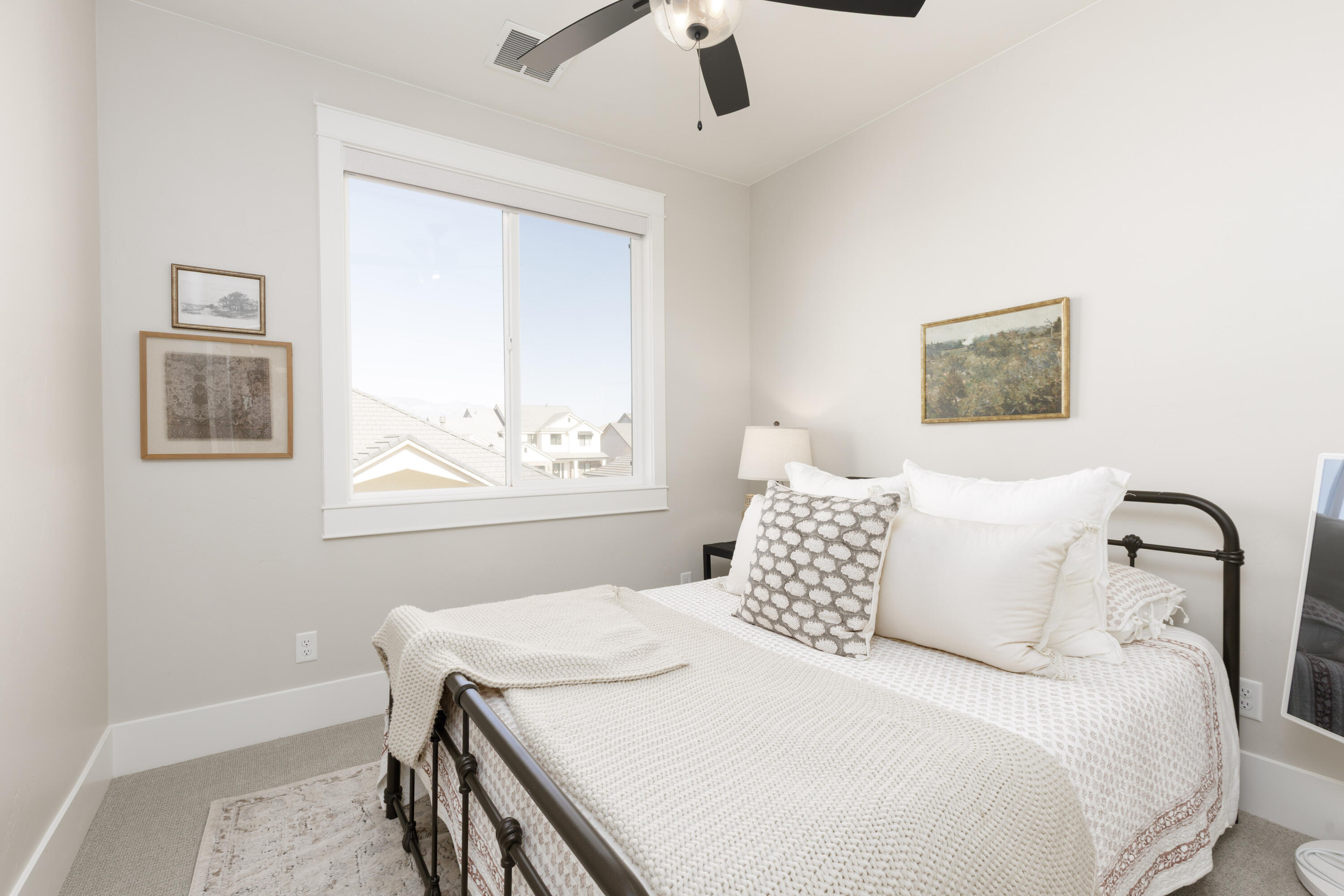 CRIMSON FIELDS - Residential