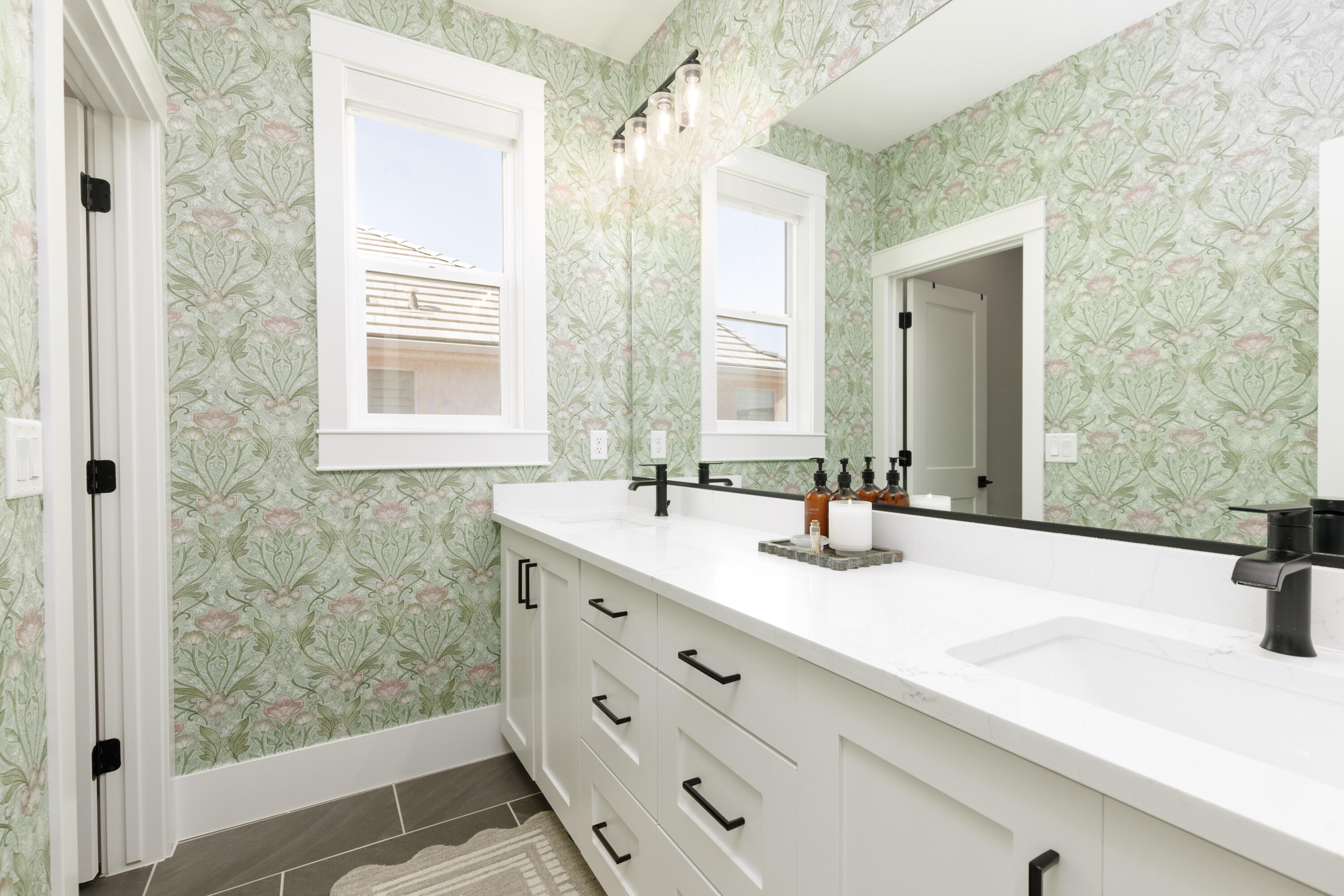 CRIMSON FIELDS - Residential