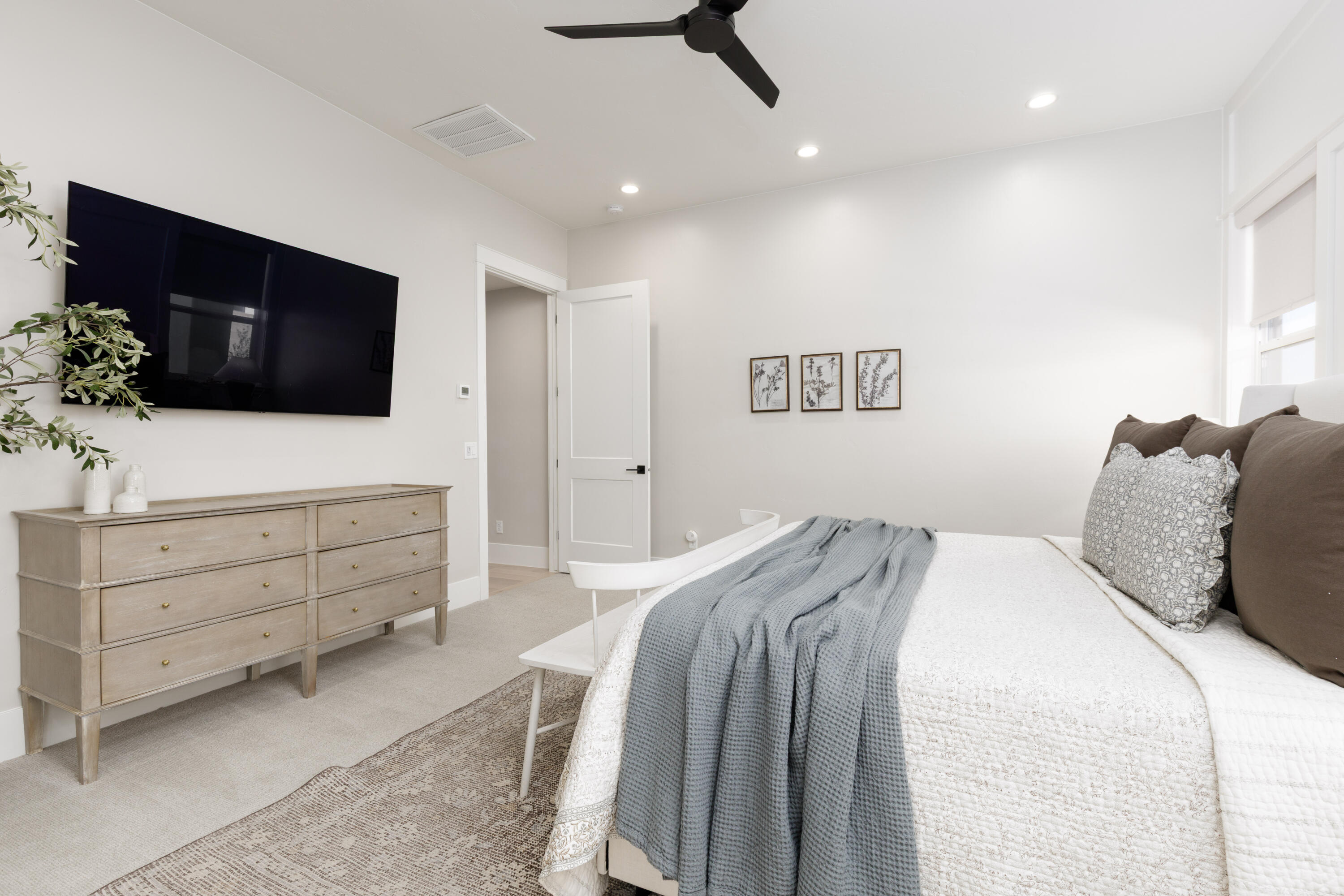 CRIMSON FIELDS - Residential