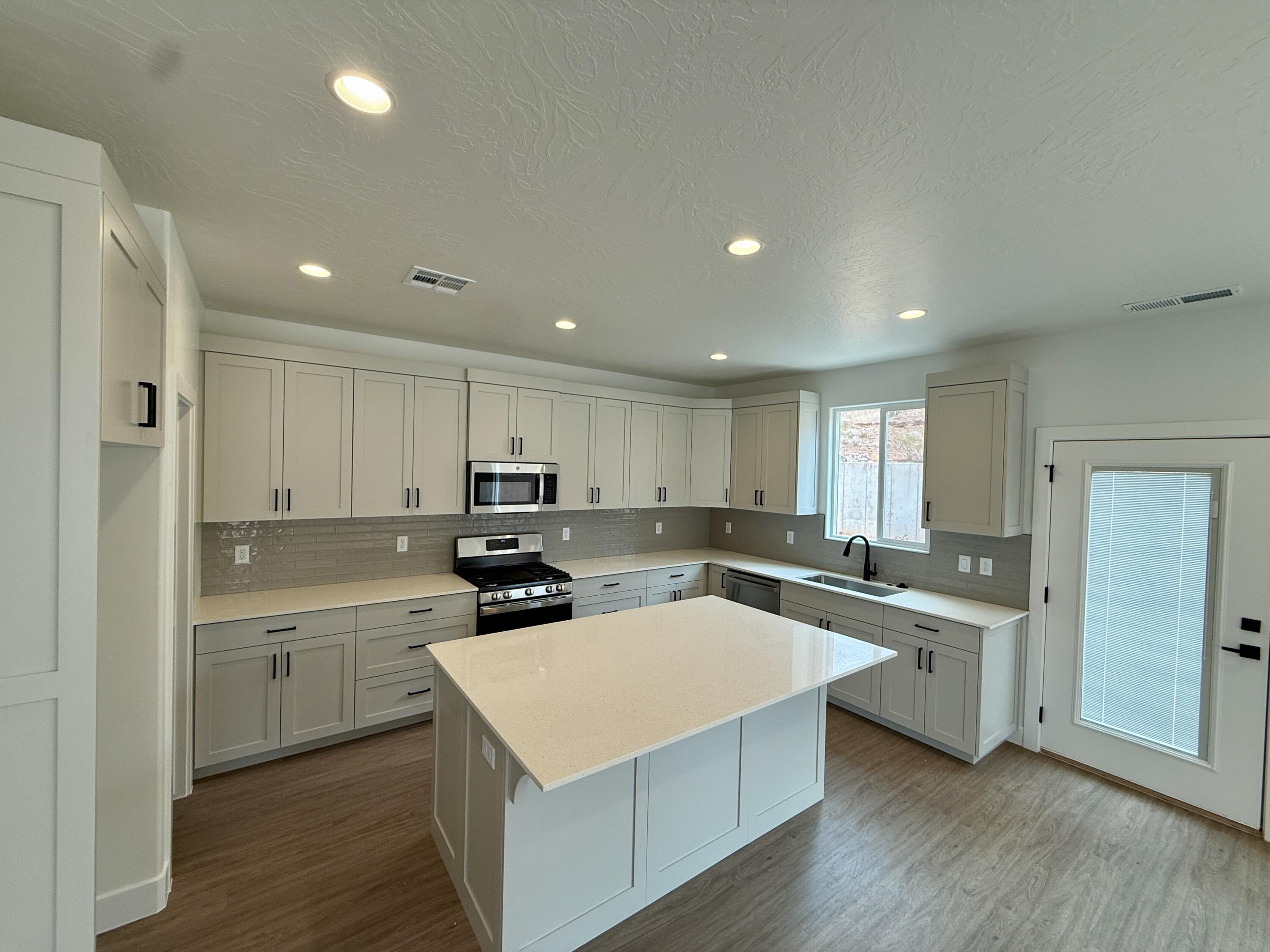 DESERT RESERVE - Residential