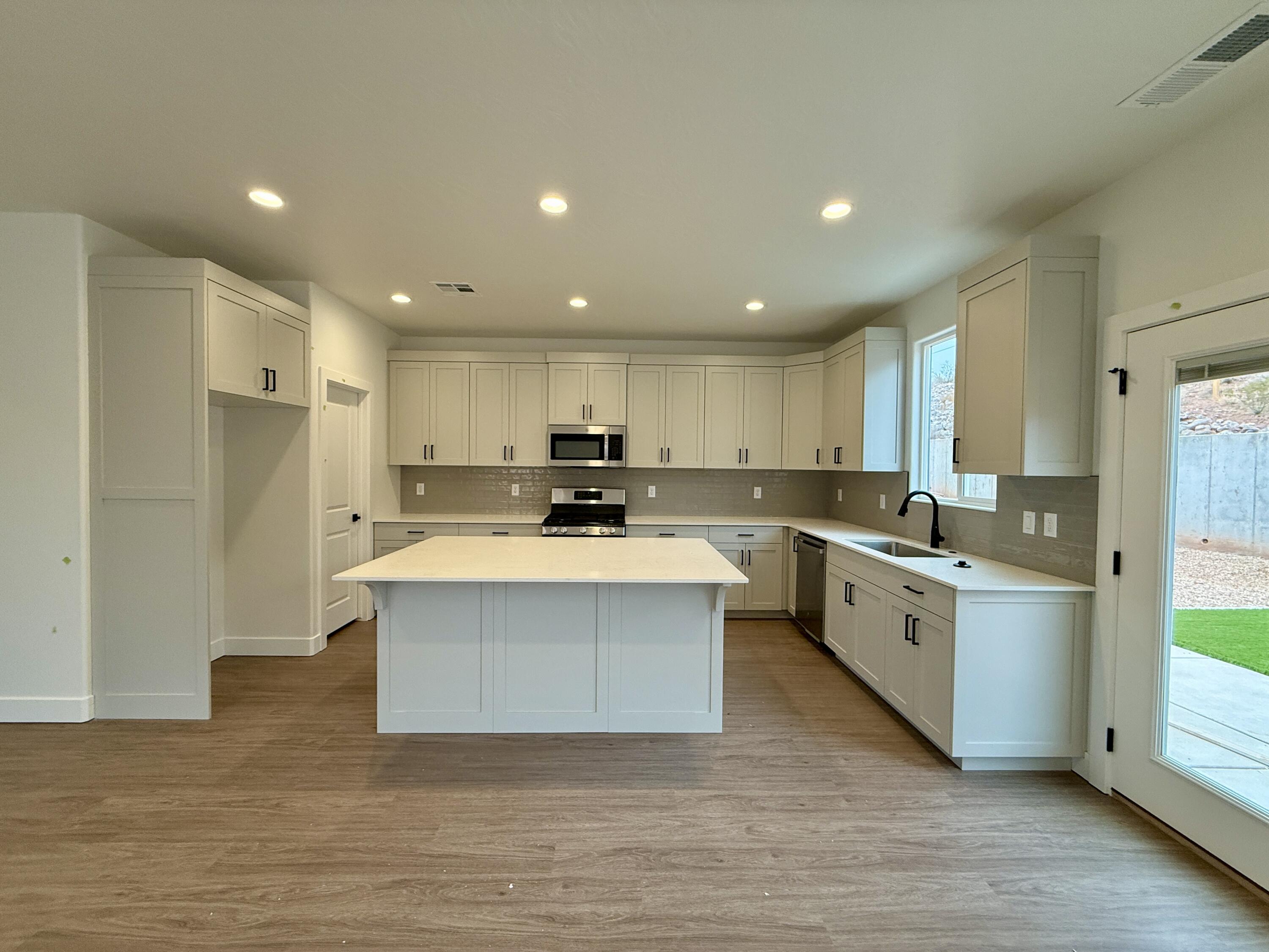 DESERT RESERVE - Residential