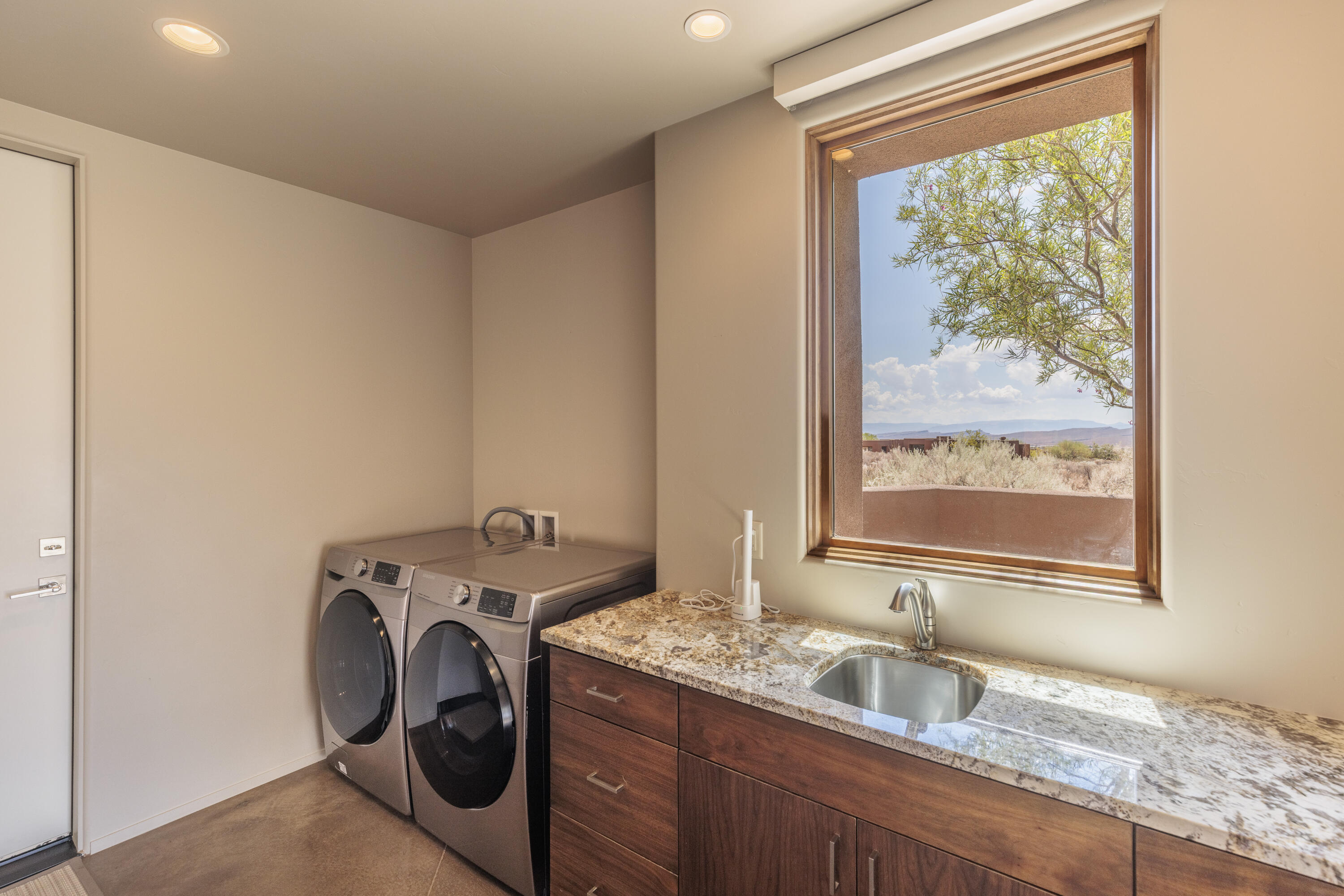 TAVIAWK - Residential