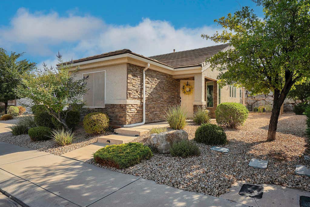 Photo of 4387 S Kiva Hill DR, Saint George, UT 84790 (MLS # 26-275234)