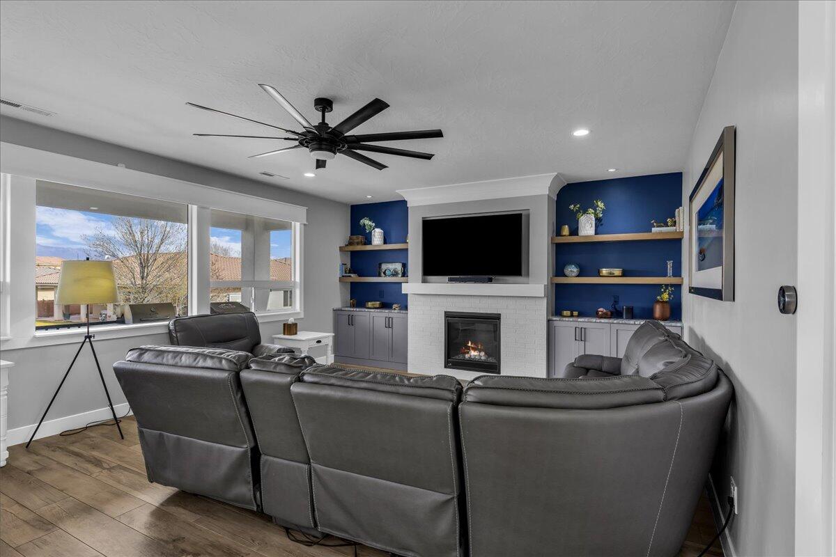 COYOTE SPRINGS - Residential